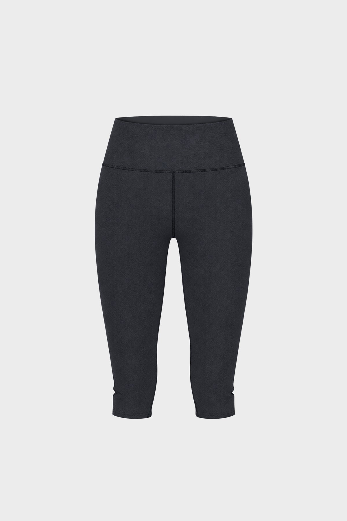 Aspen Bold Logo Sports Capri Black | Sporty & Rich at Désordre