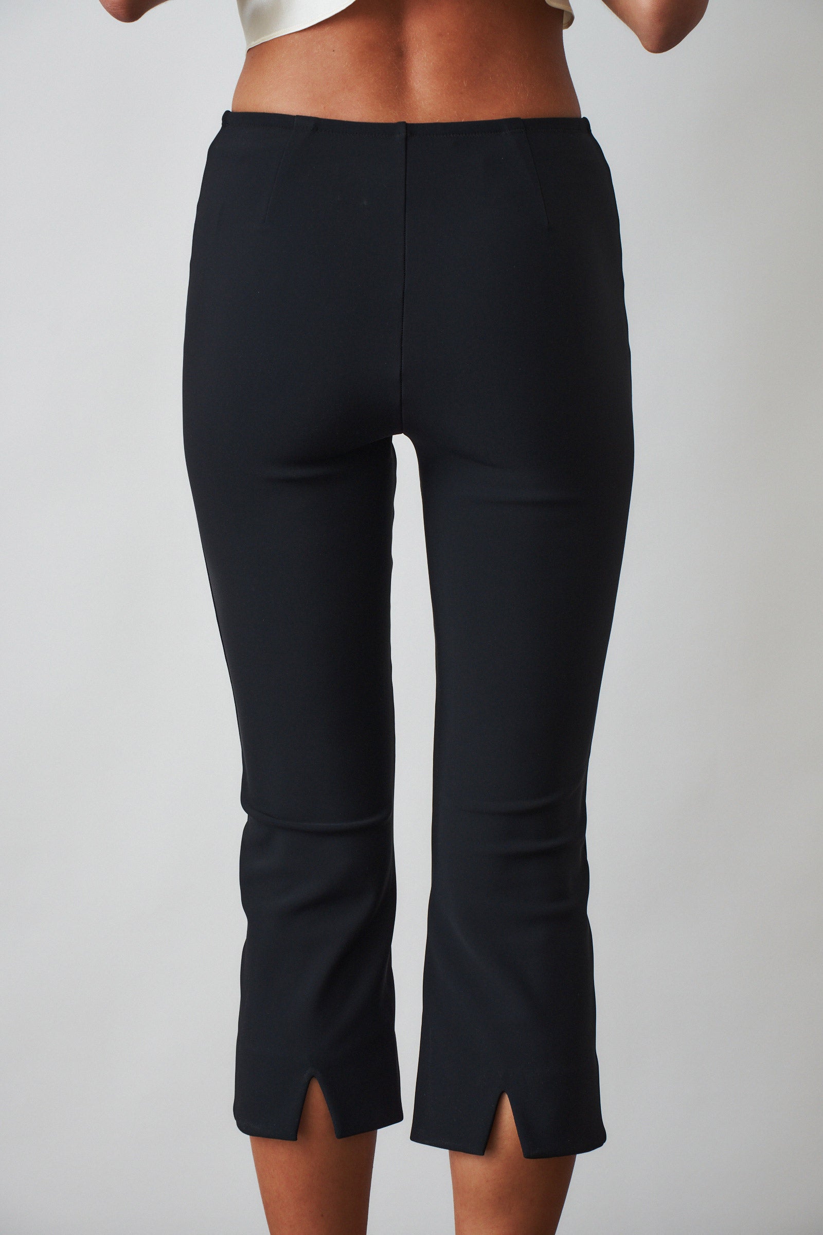 Basic Capri Knit Pant