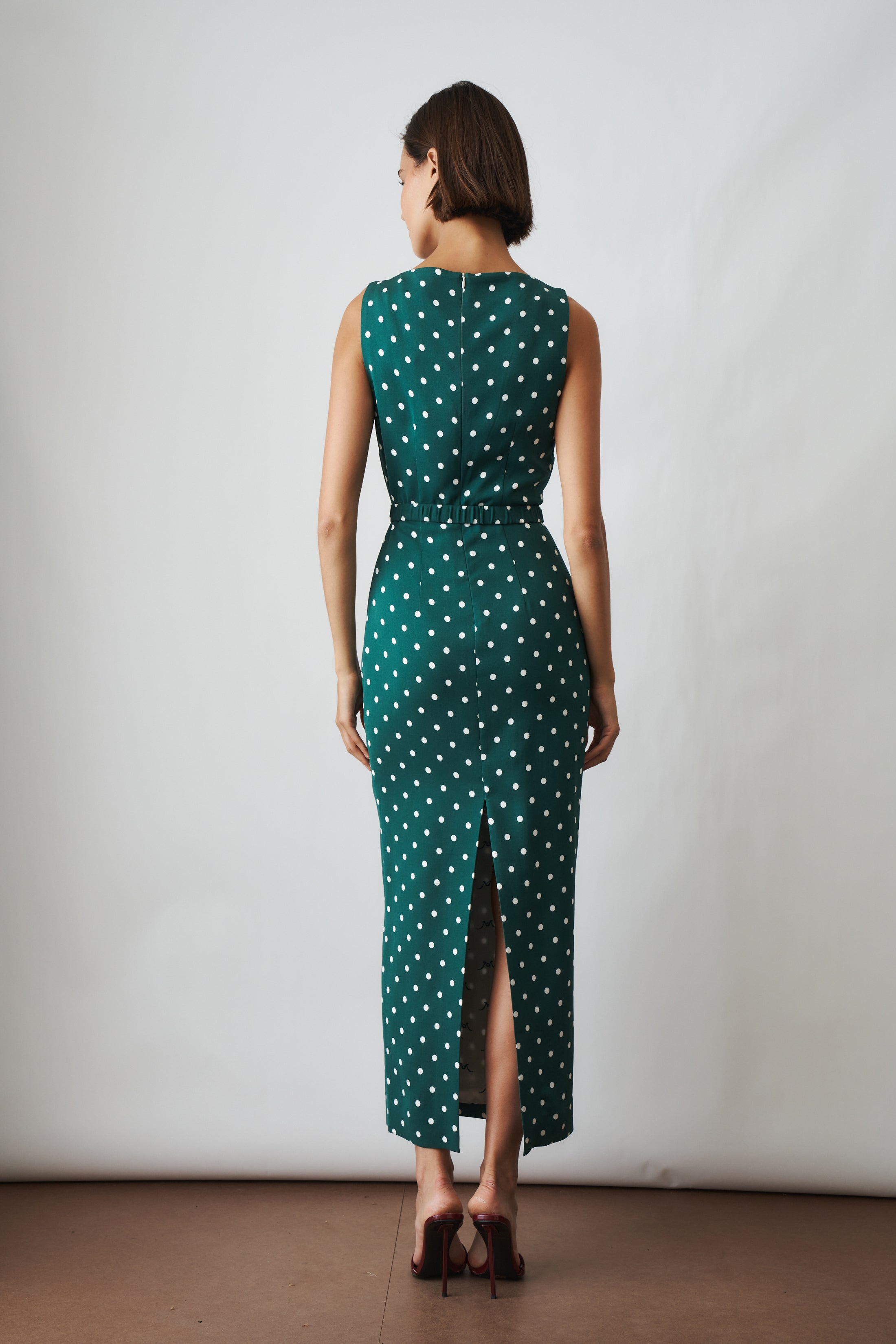 Long Dress with Straight Neckline in Green