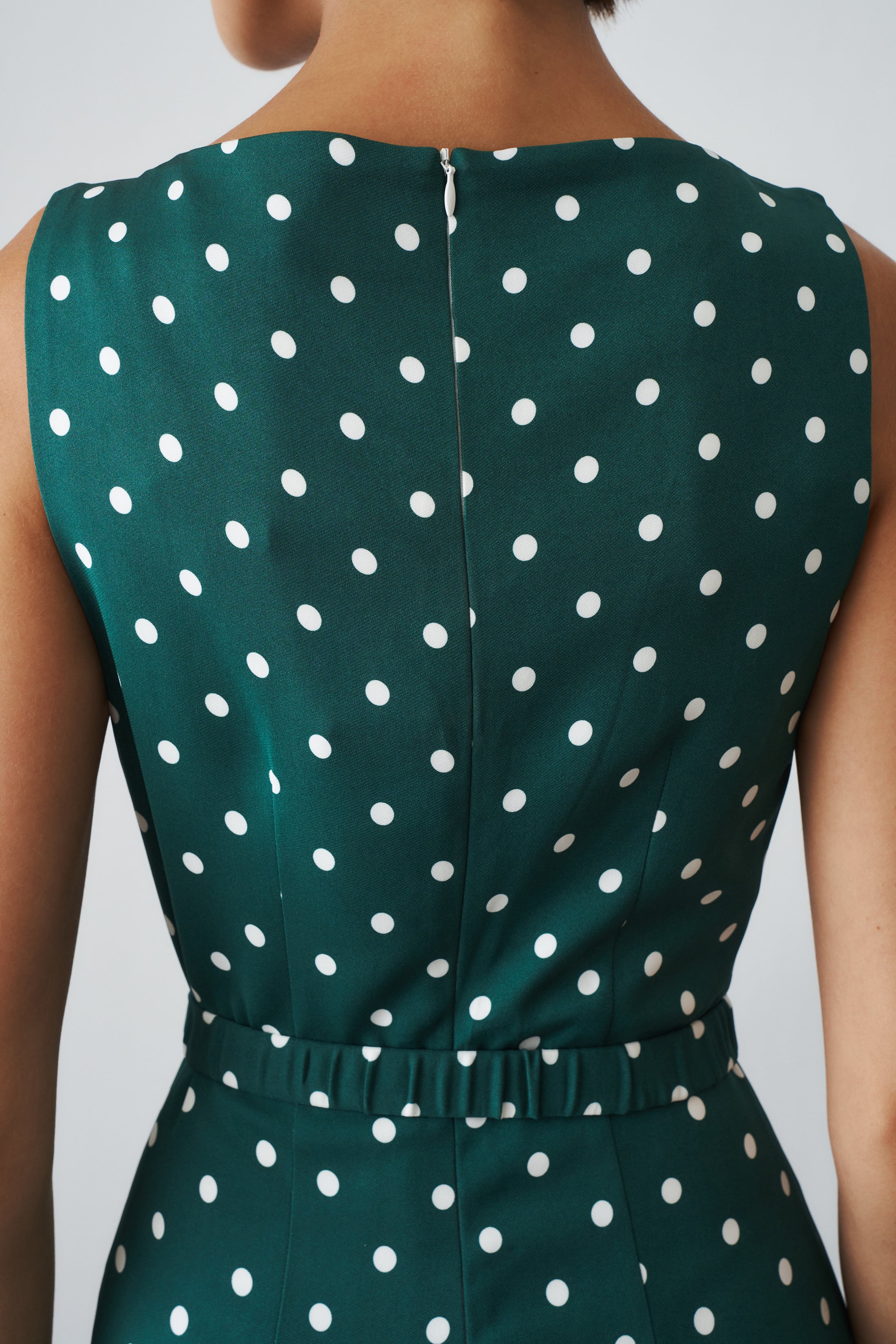 Long Dress with Straight Neckline in Green