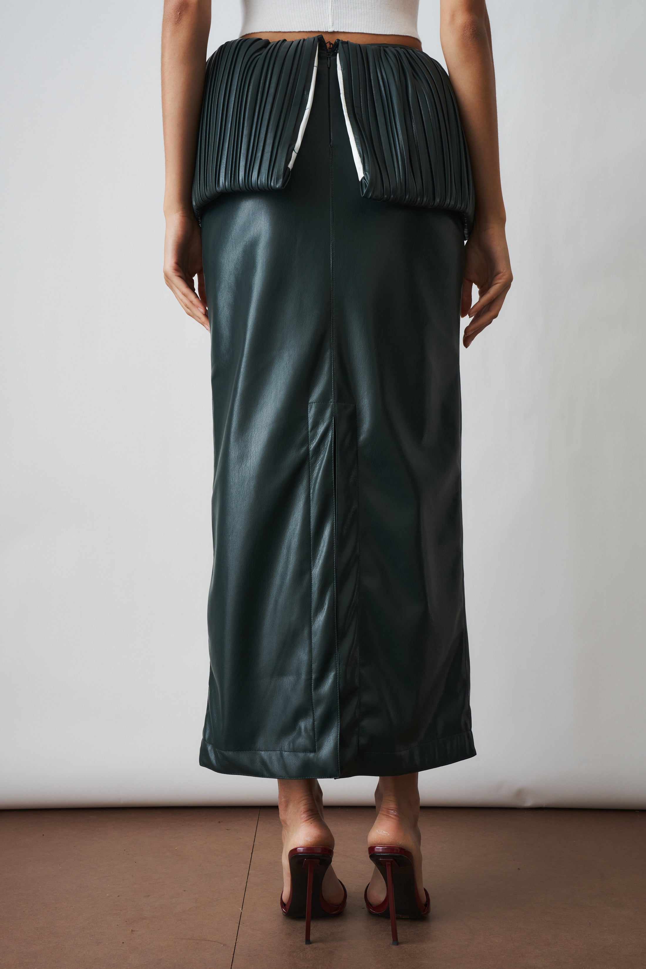 Pleated Balloon Skirt In Eco Leather Green
