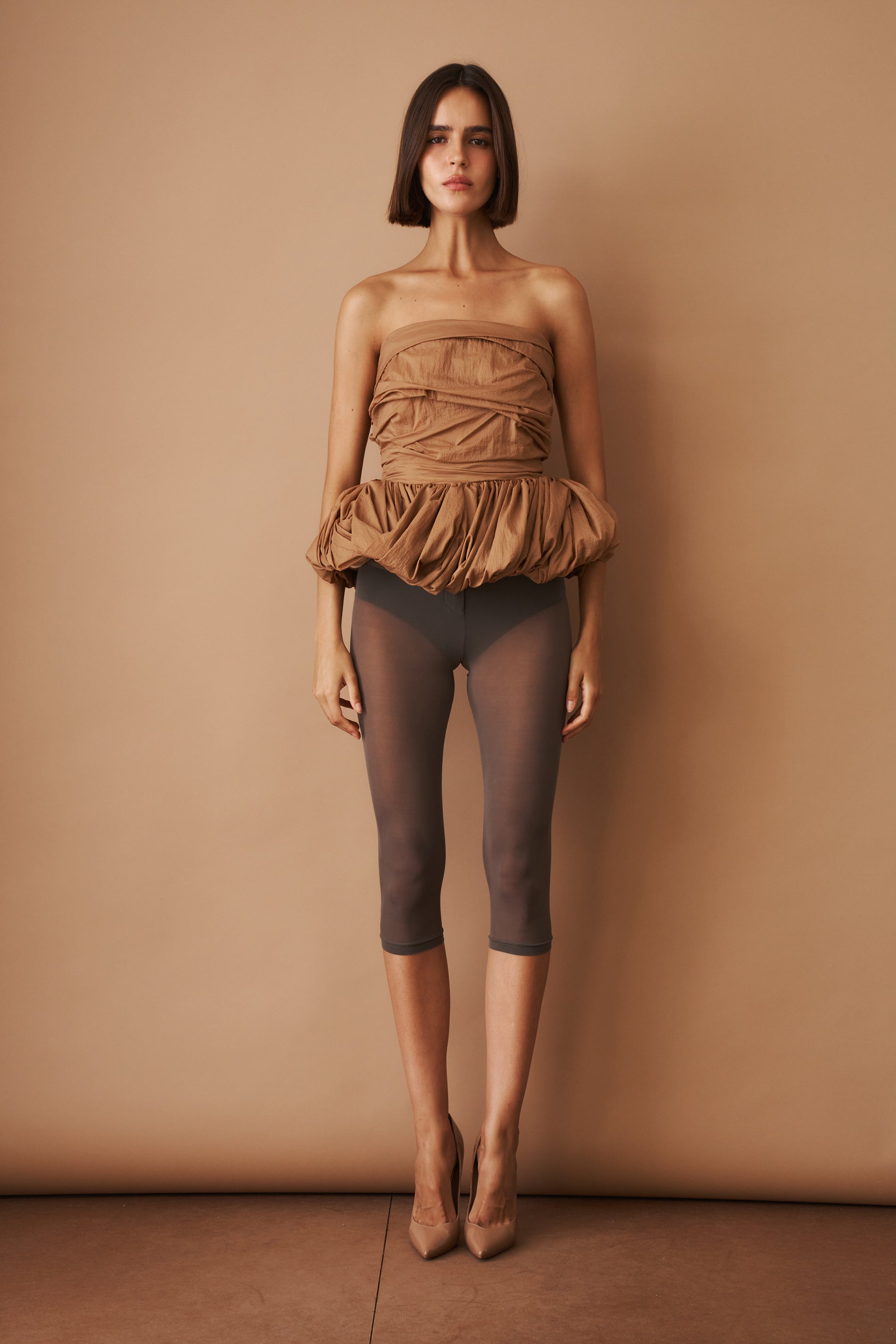 Low Rise Capri Pants in Light Brown