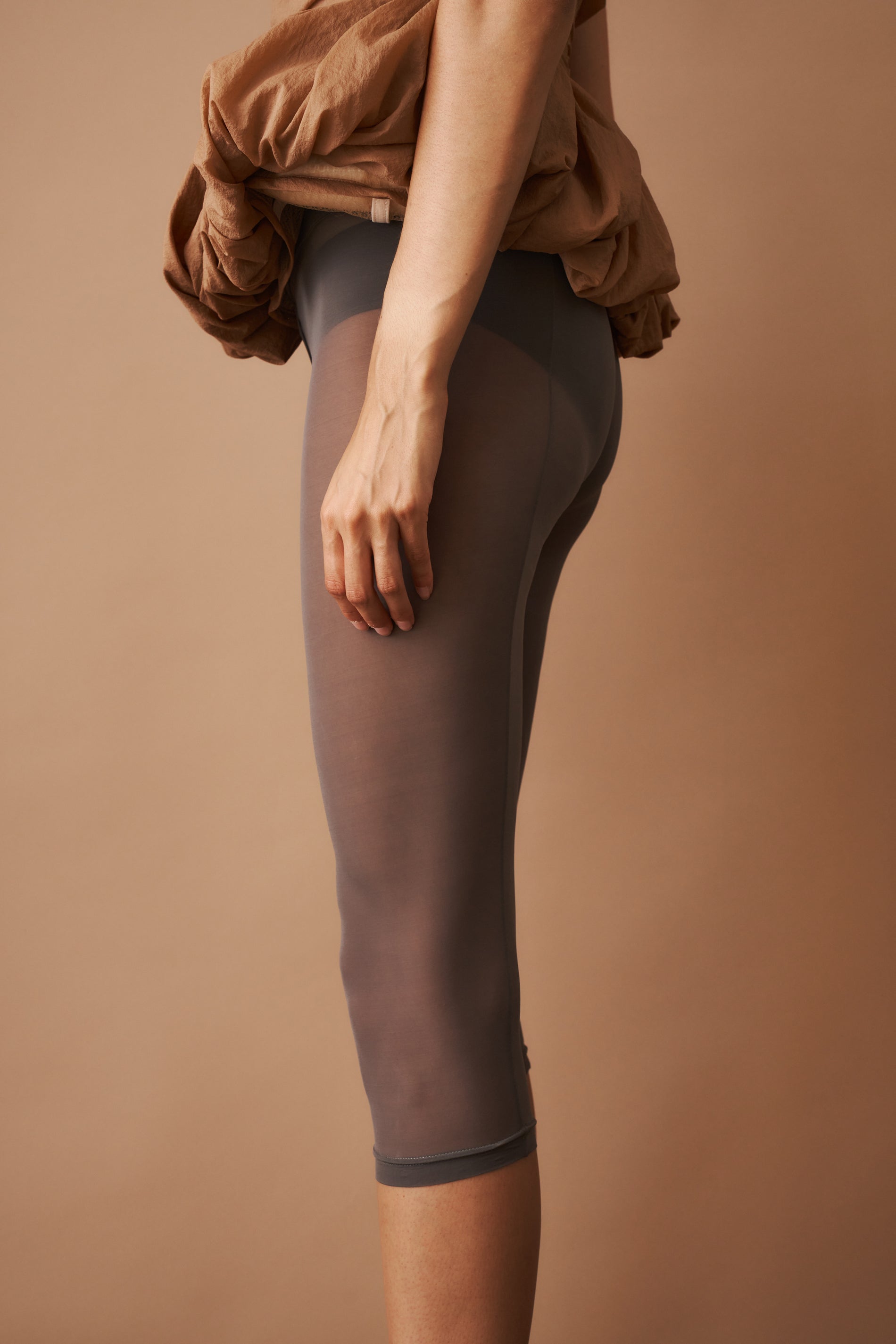 Low Rise Capri Pants in Light Brown