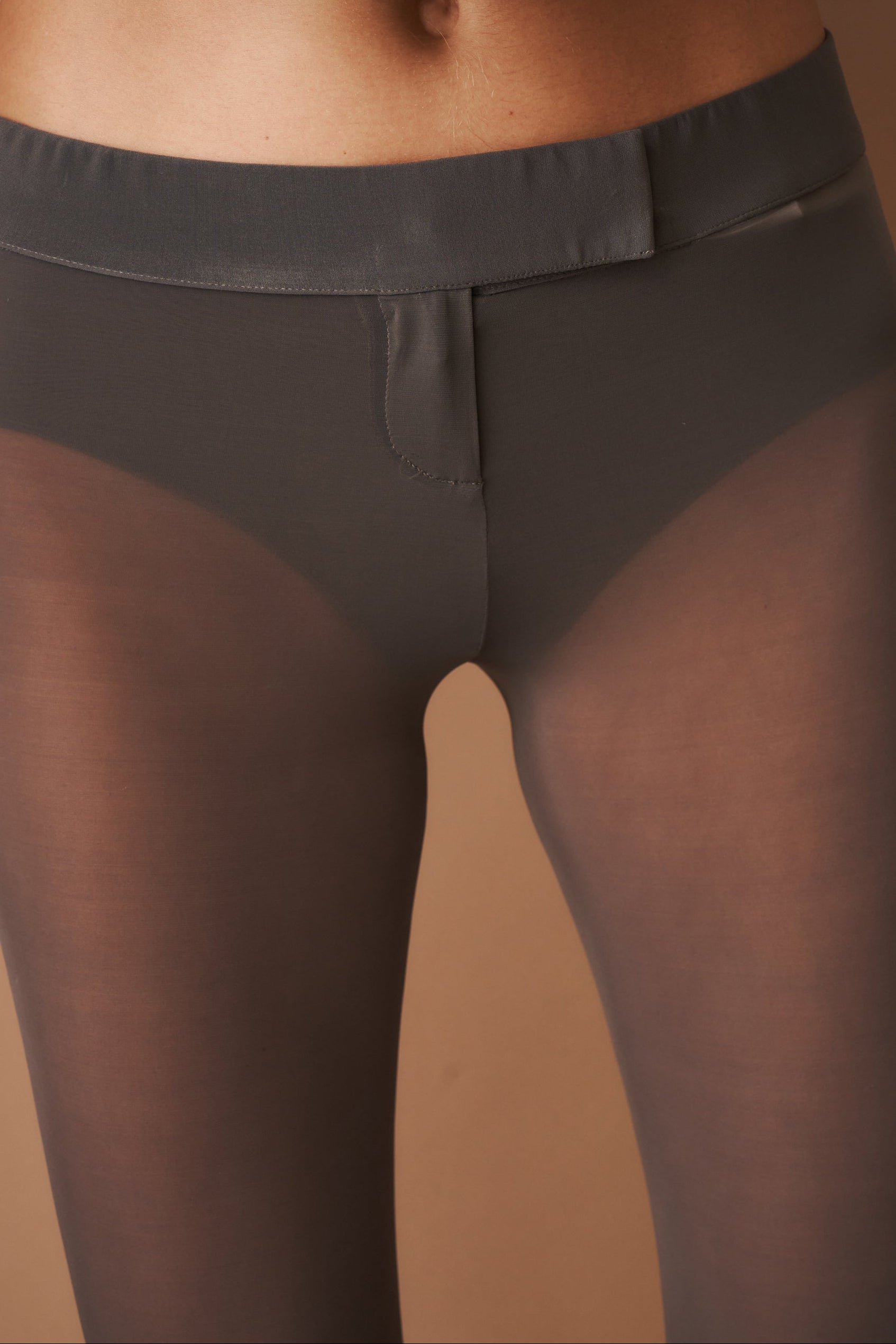 Low Rise Capri Pants in Light Brown