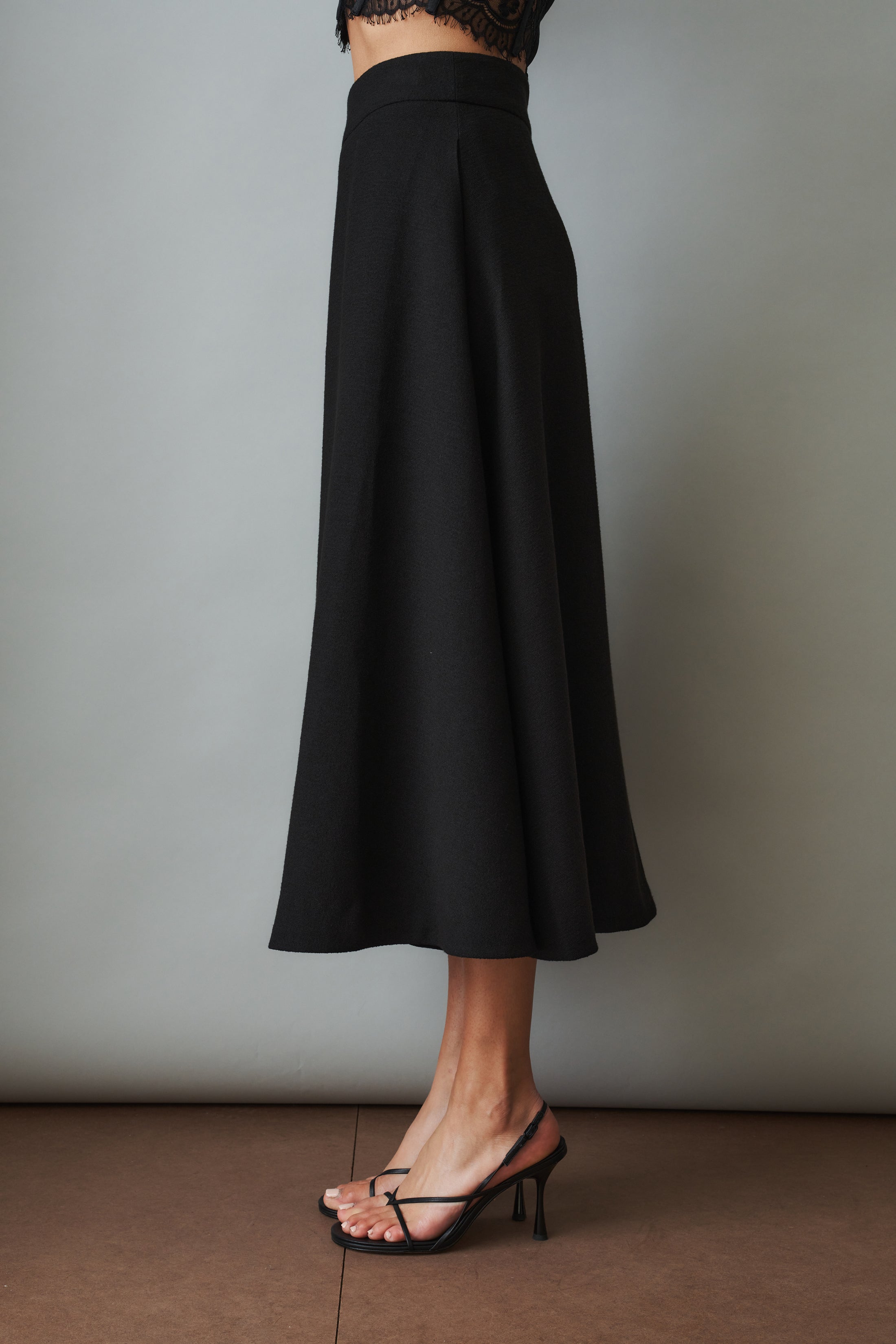 Natalia Tailored A Line Black Midi Skirt - DÉSORDRE