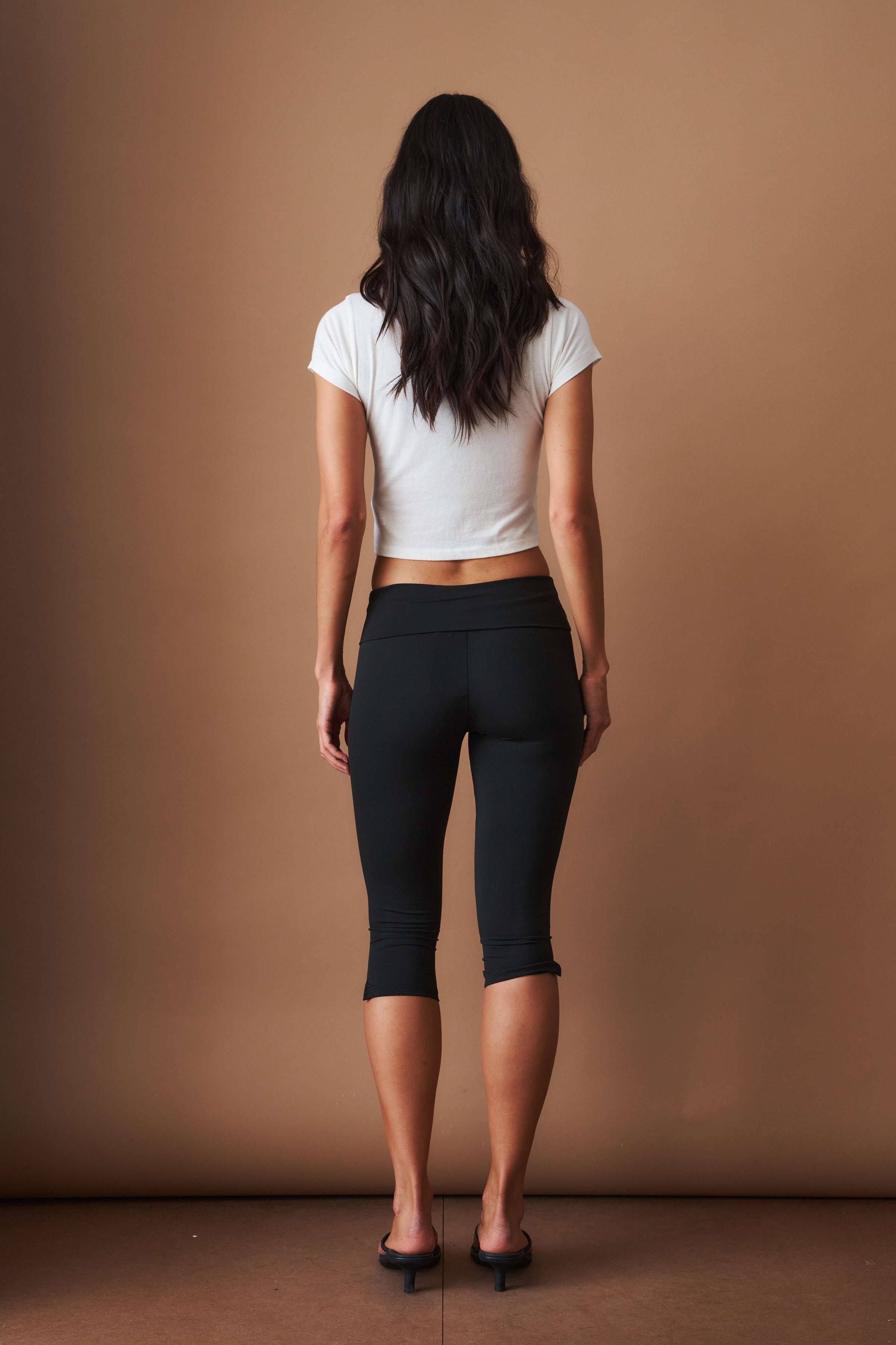 Izetta Capri Pants Black - DÉSORDRE