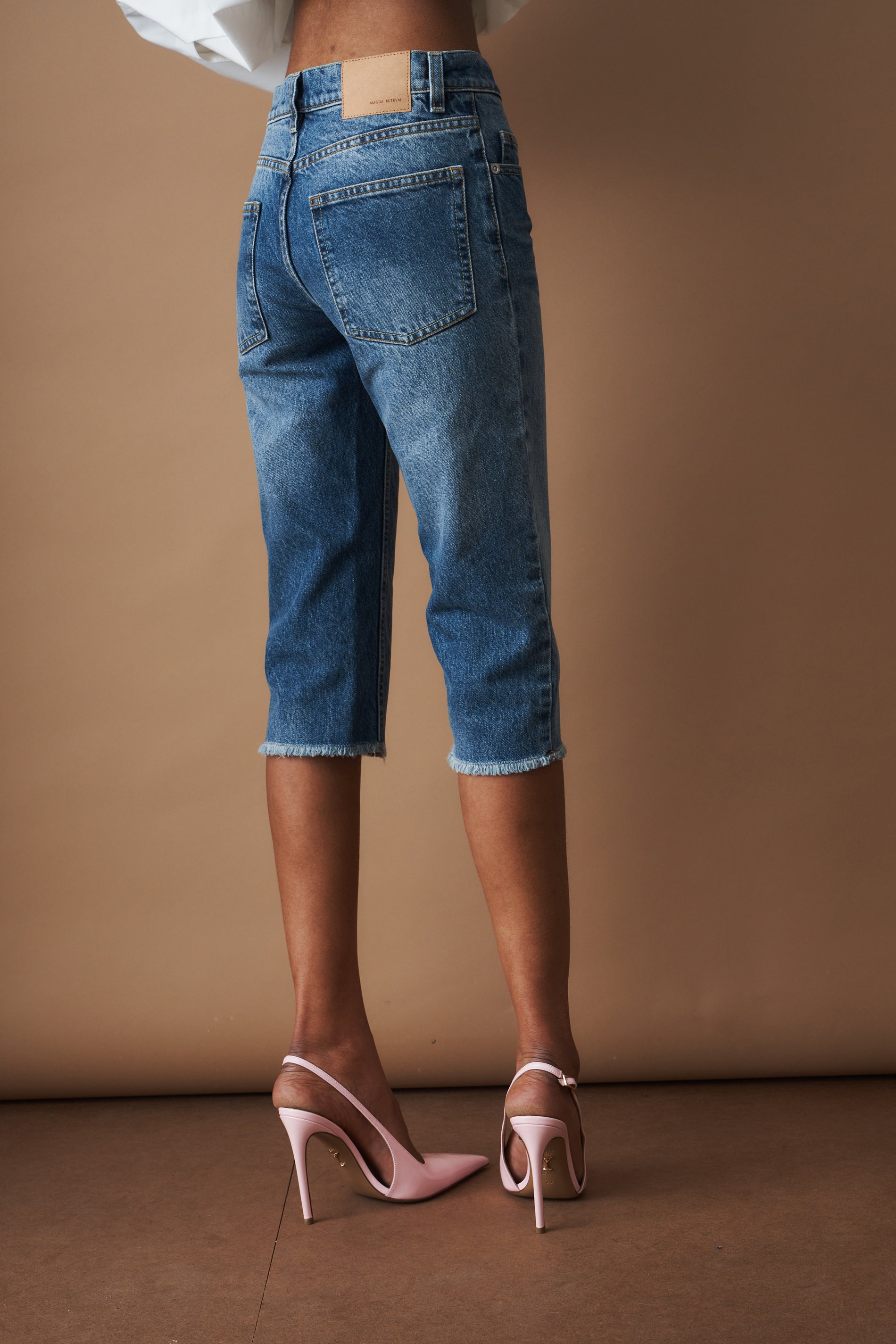 Denim Low Rise Capri Jeans in Blue