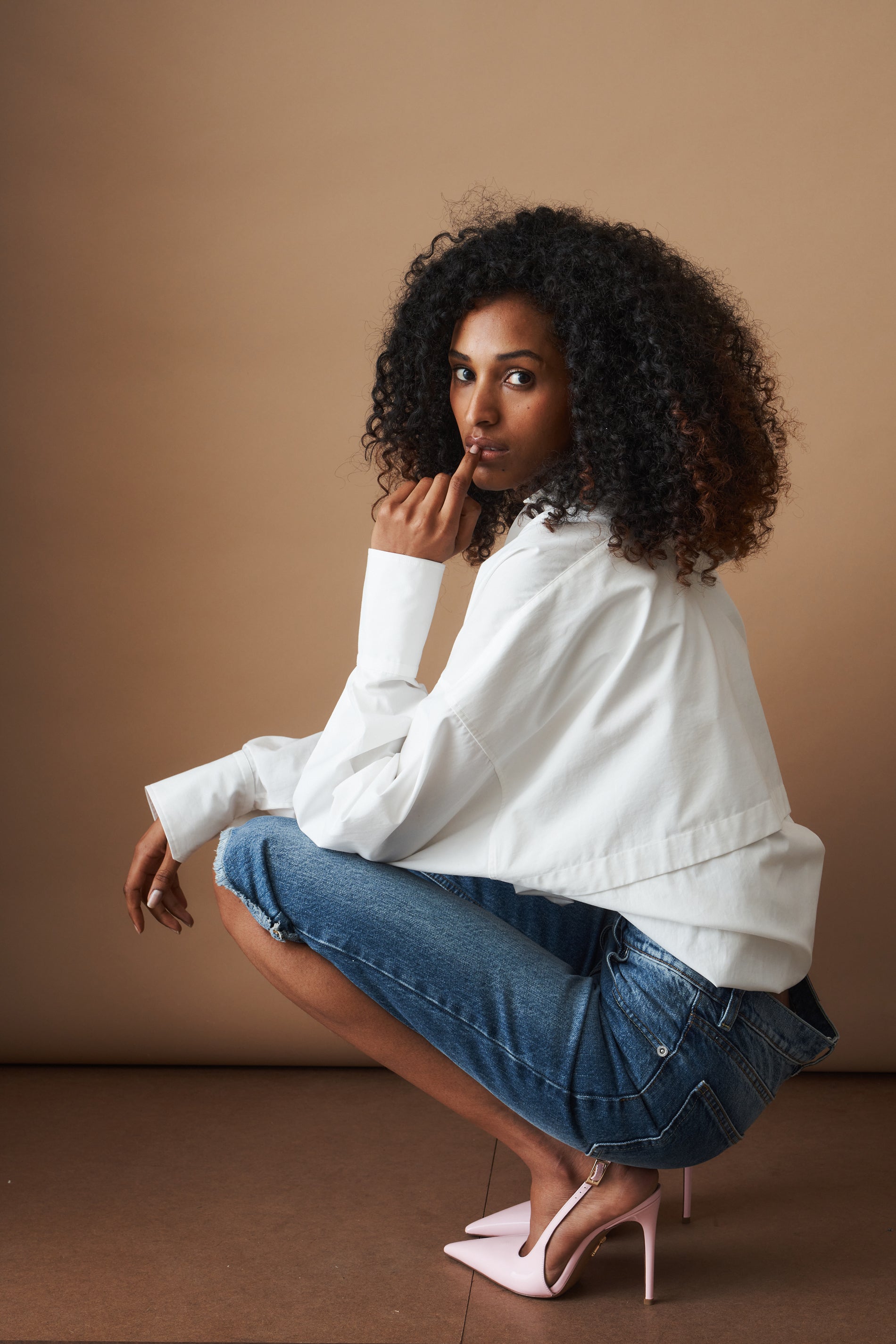 Denim Low Rise Capri Jeans in Blue