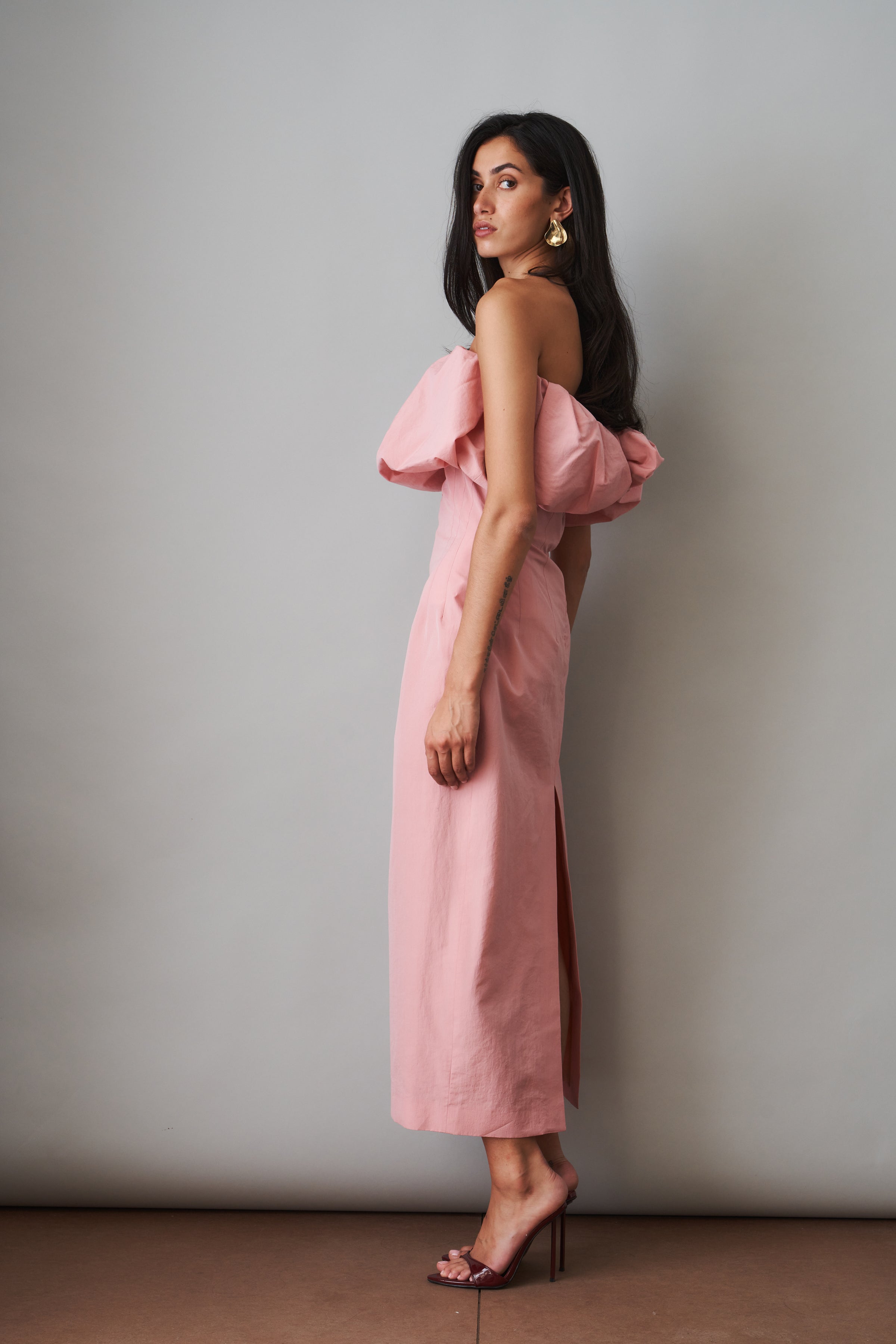 Sculptural Neckline Fitted Dress in Pink