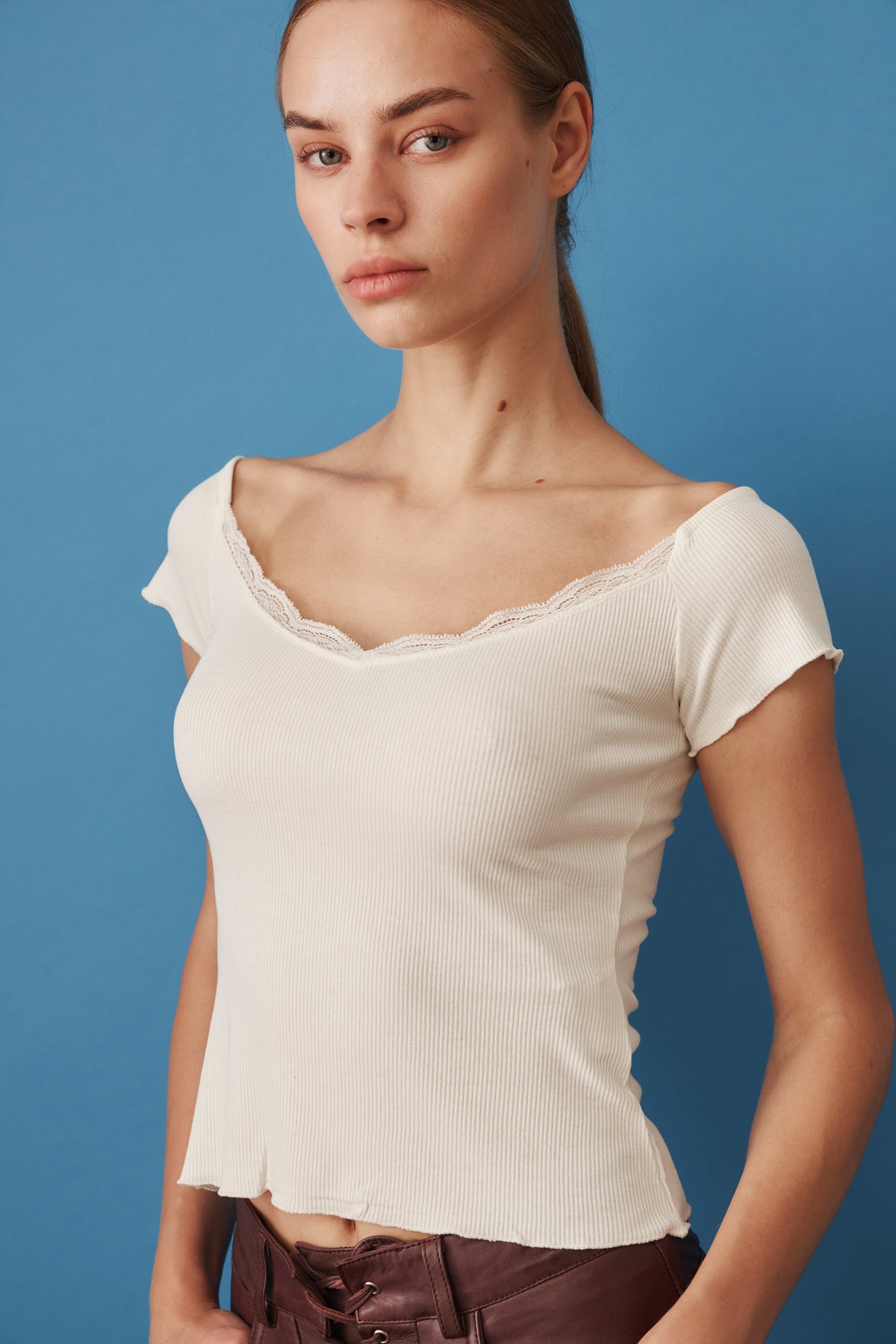 Rib V-Neck Lace Top - DÉSORDRE