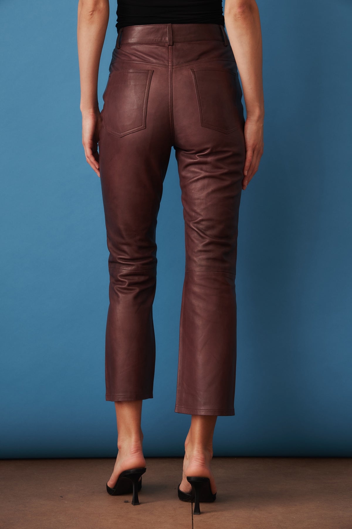 Flared Leather Capri Pants Mahogany - DÉSORDRE