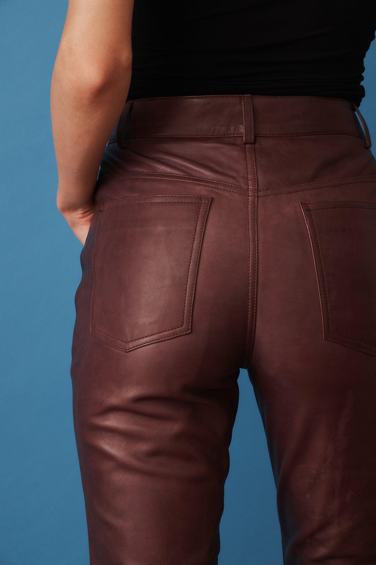 Flared Leather Capri Pants Mahogany - DÉSORDRE