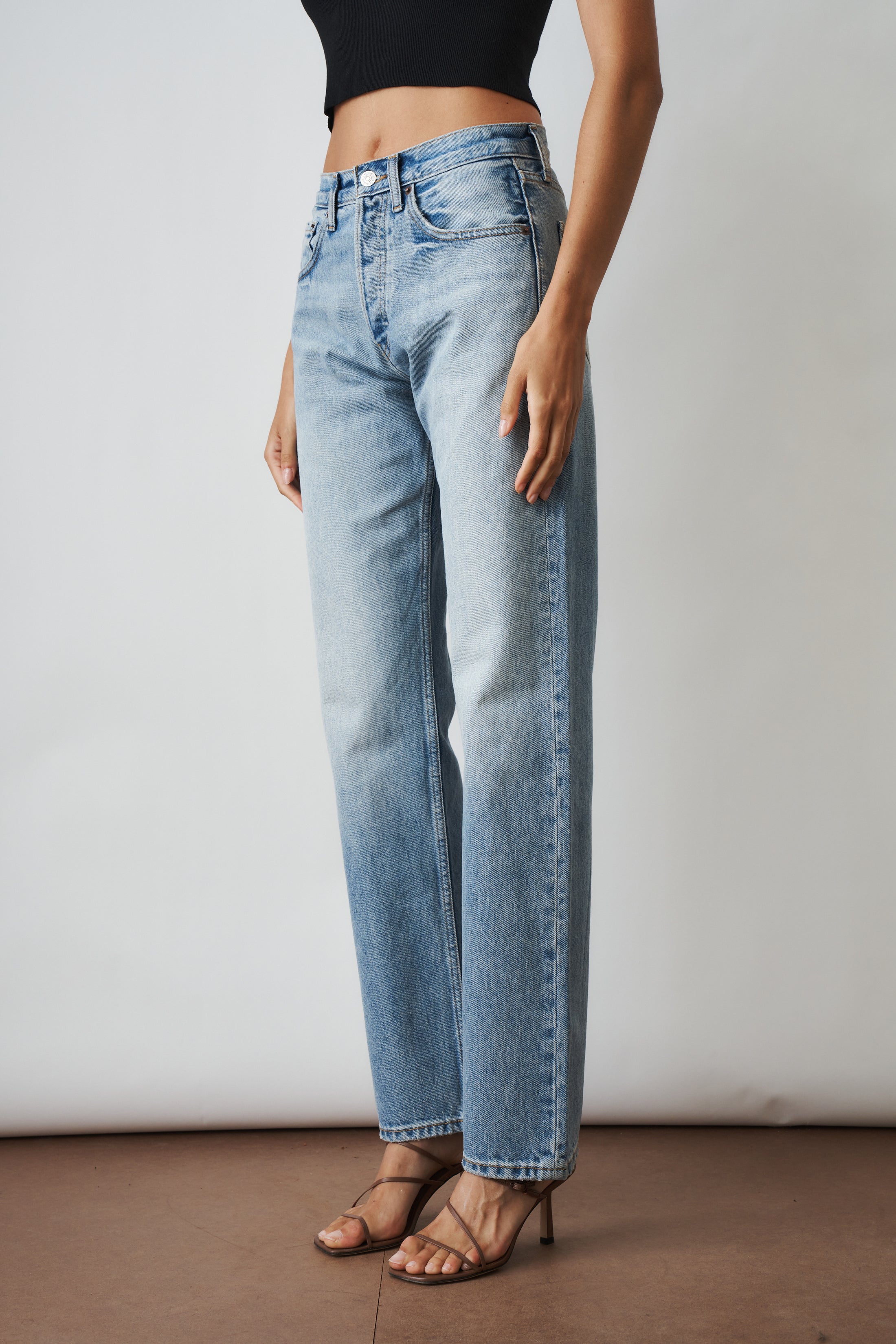 Aya Muse straight jeans in XXS, showing classic denim pants with a fitted silhouette and clean stitching.