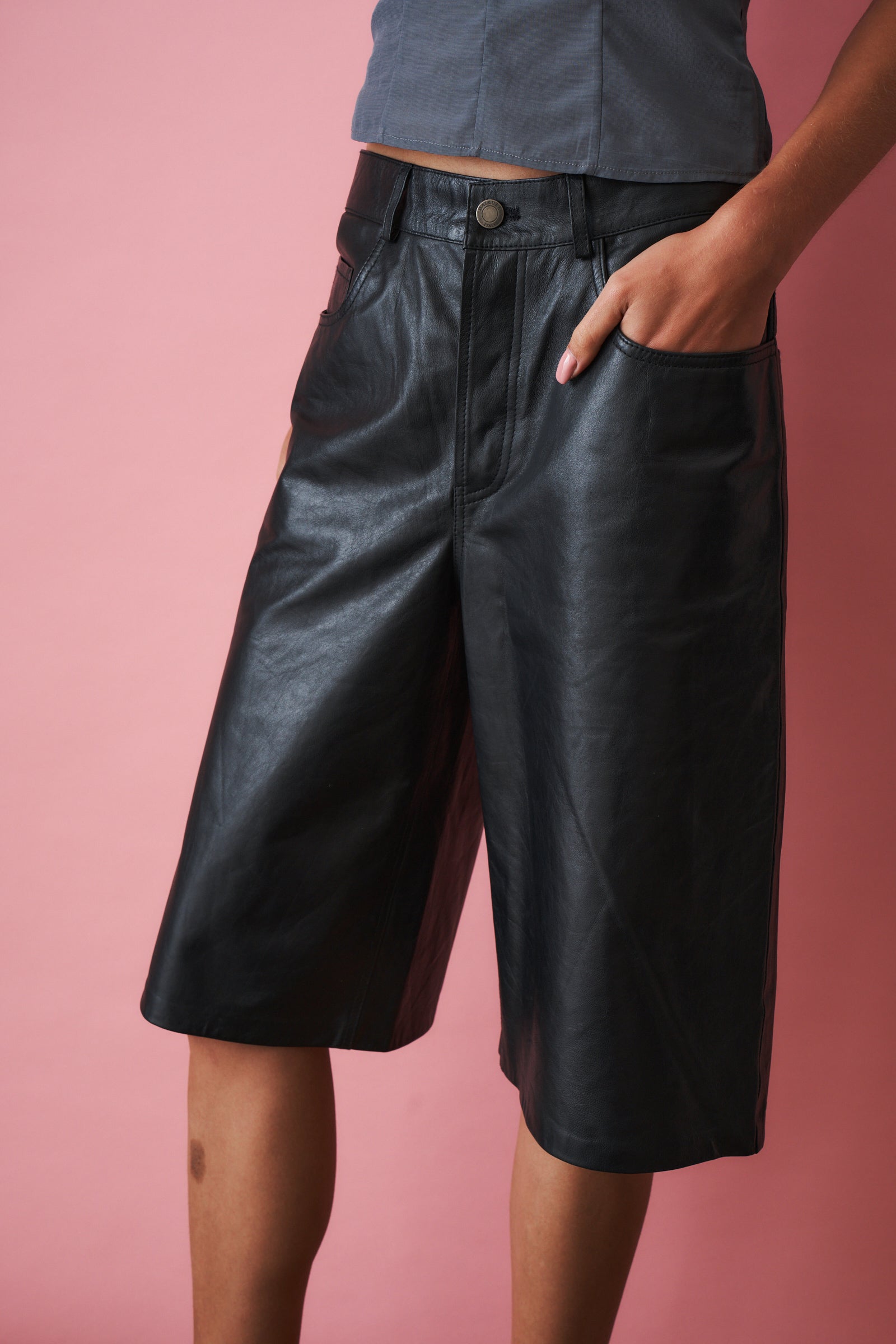 Becky Leather Short Black - DÉSORDRE