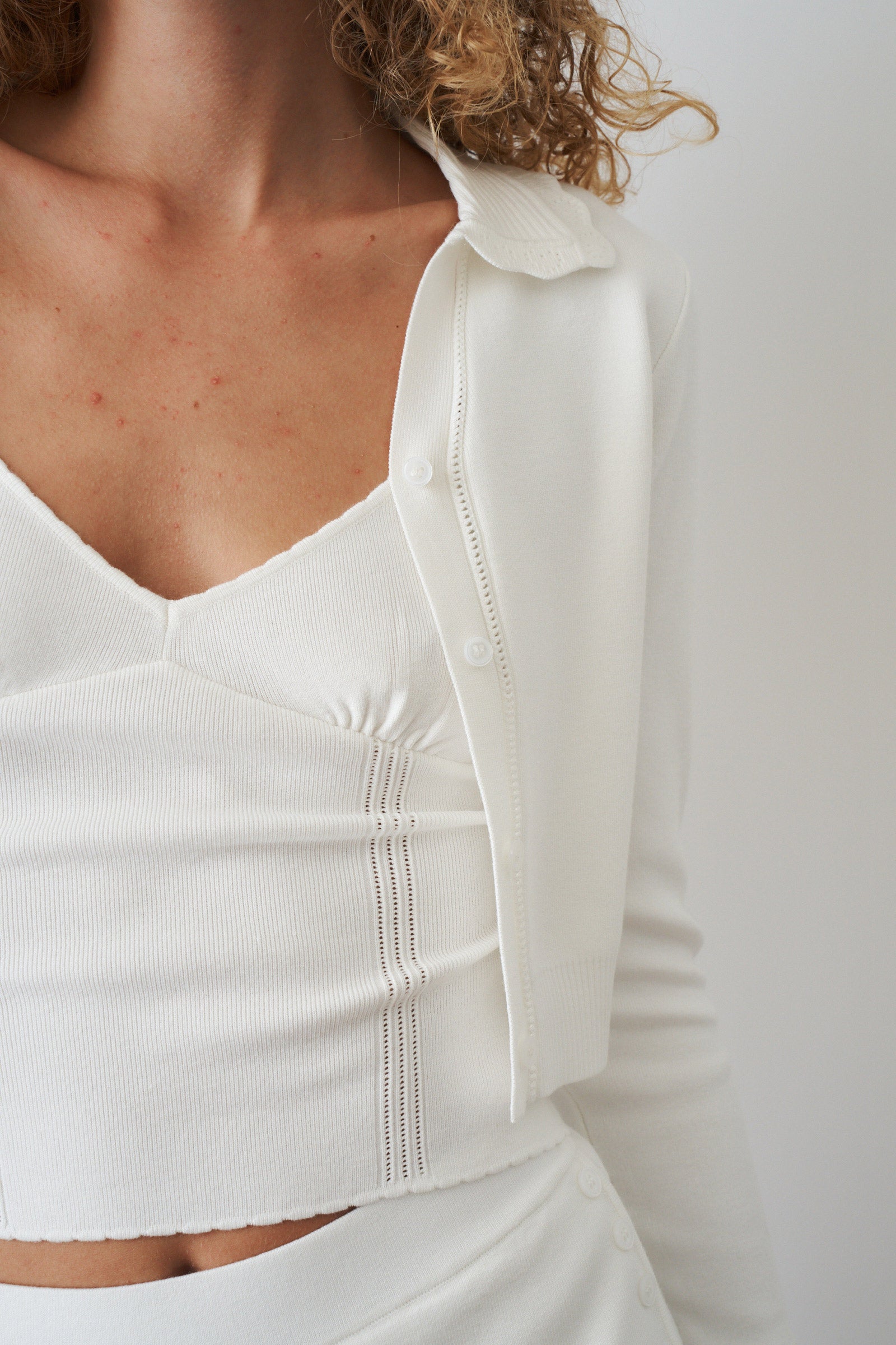 Jenna White Cardigan - DÉSORDRE