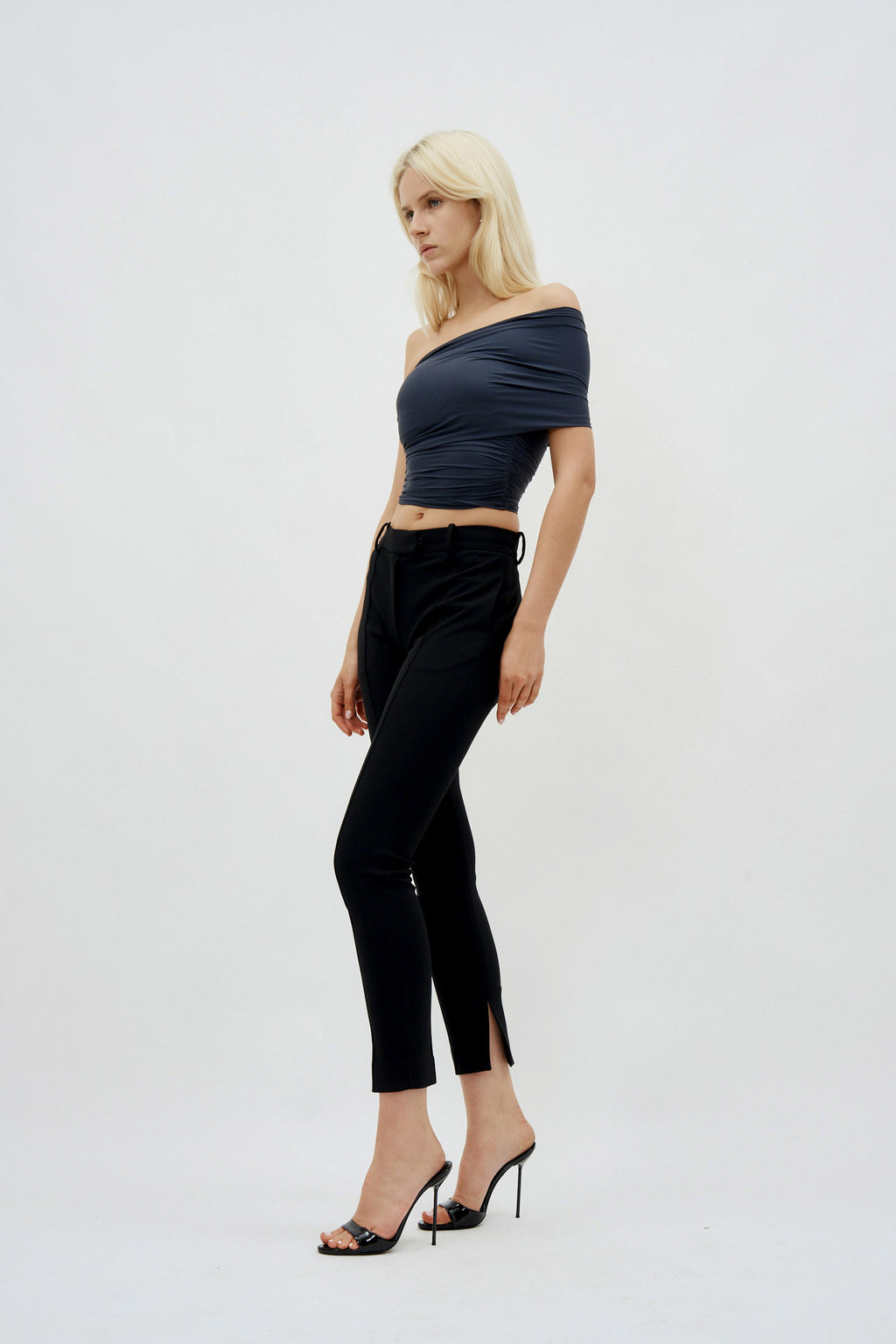 Sleeveless Ruched Crop Anthracite Top