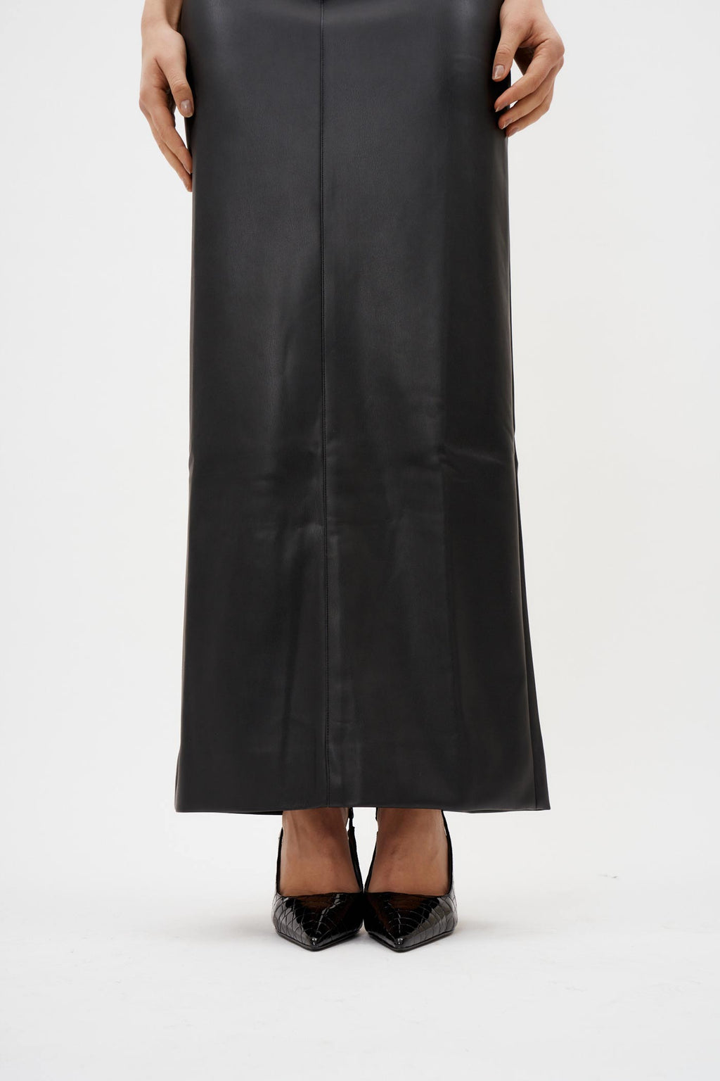 Luna Silhouette Black Skirt