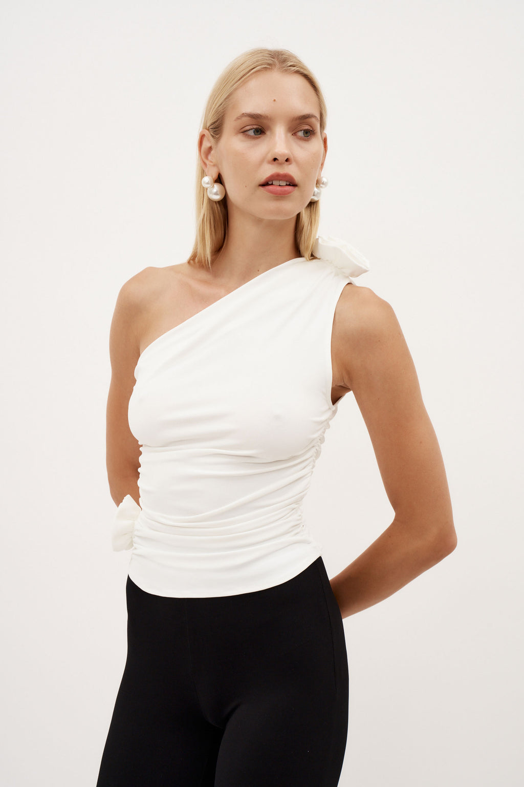 One Shoulder Cream T-shirt