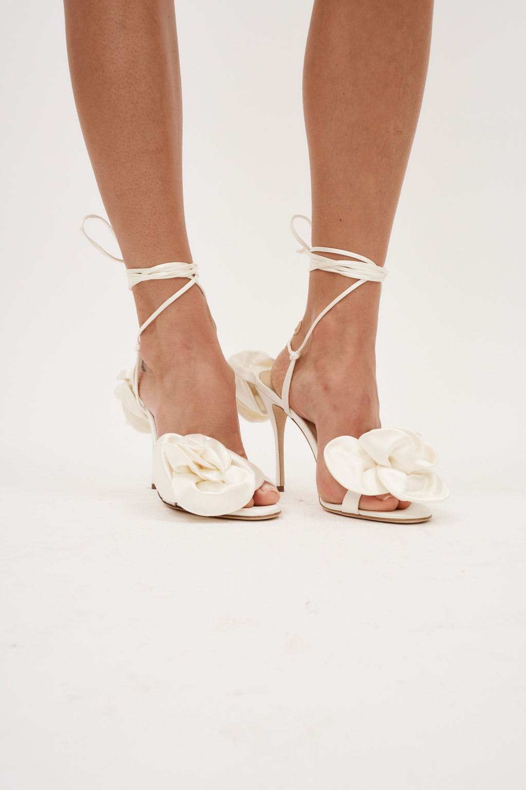 Double Flower Ivory Heel Sandals