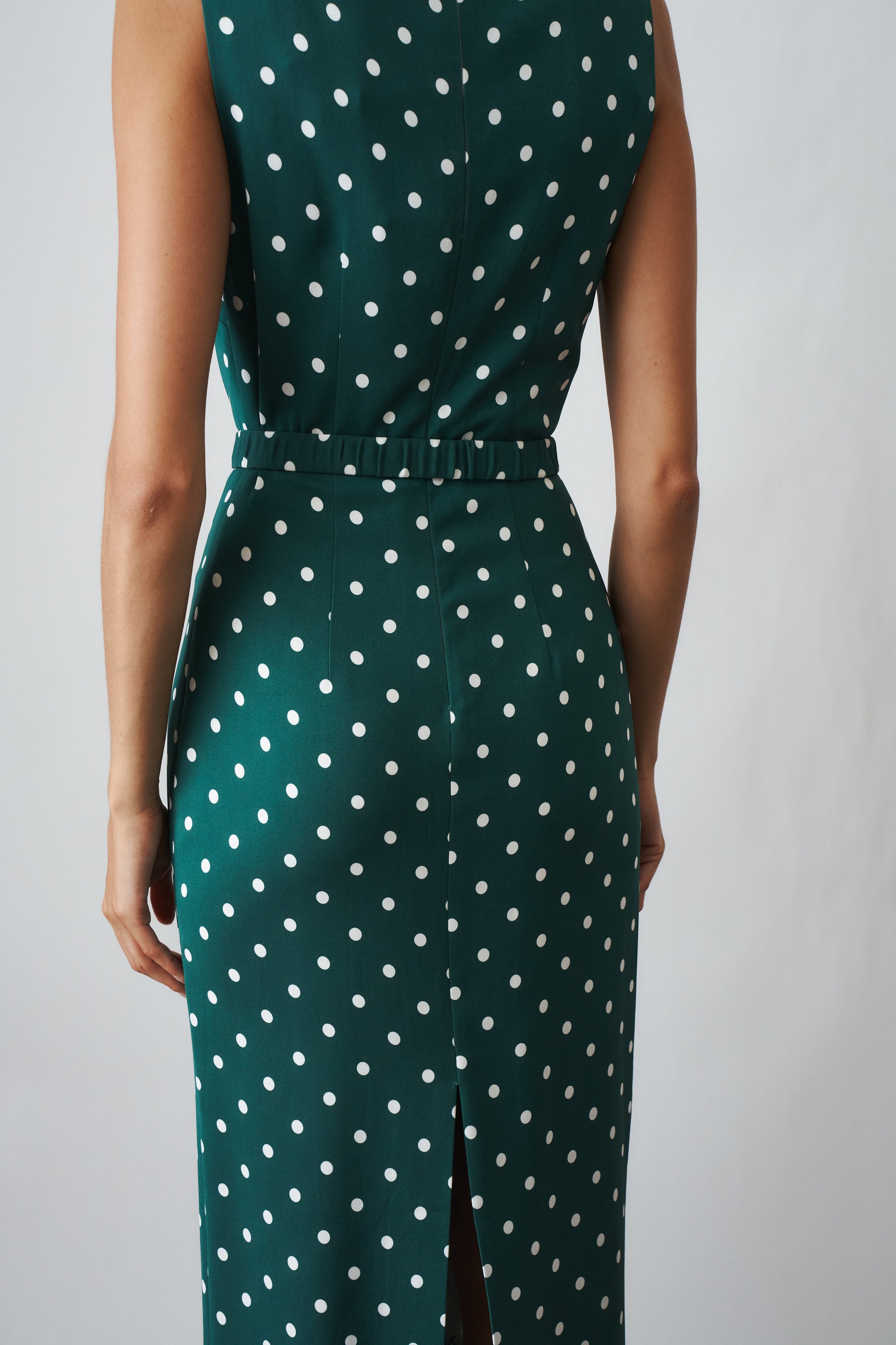 Long Dress with Straight Neckline in Green