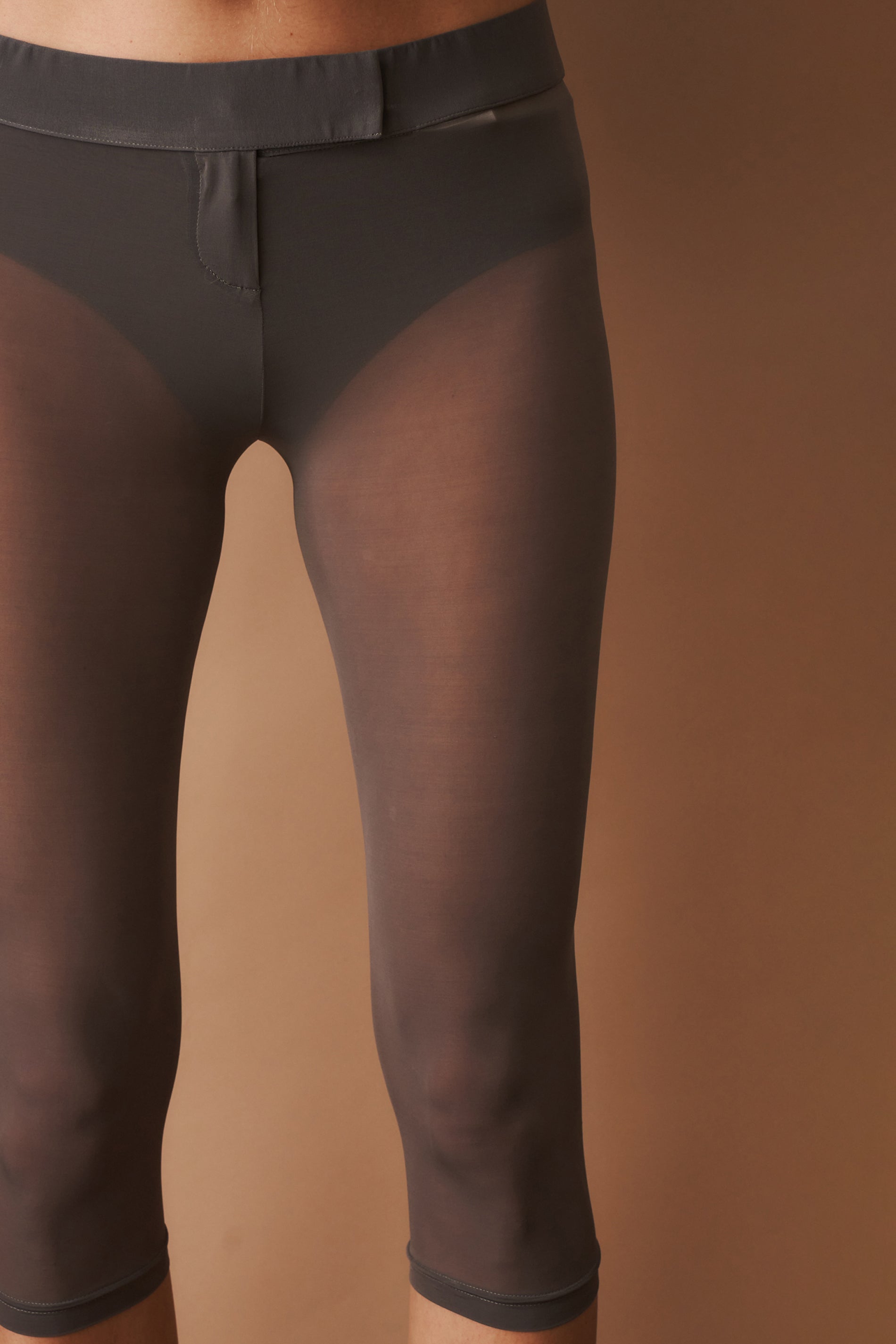 Low Rise Capri Pants in Light Brown