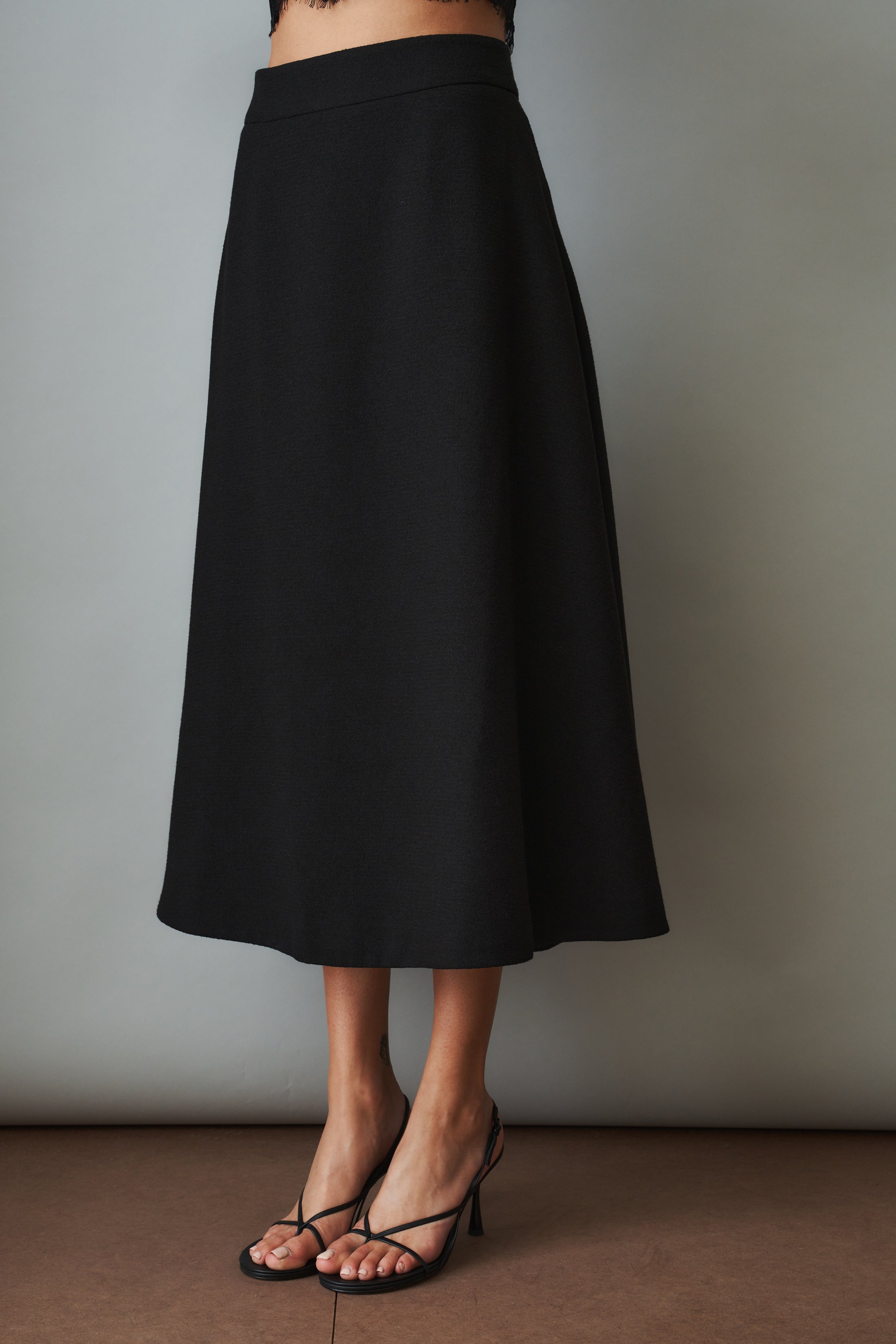 Natalia Tailored A Line Black Midi Skirt - DÉSORDRE