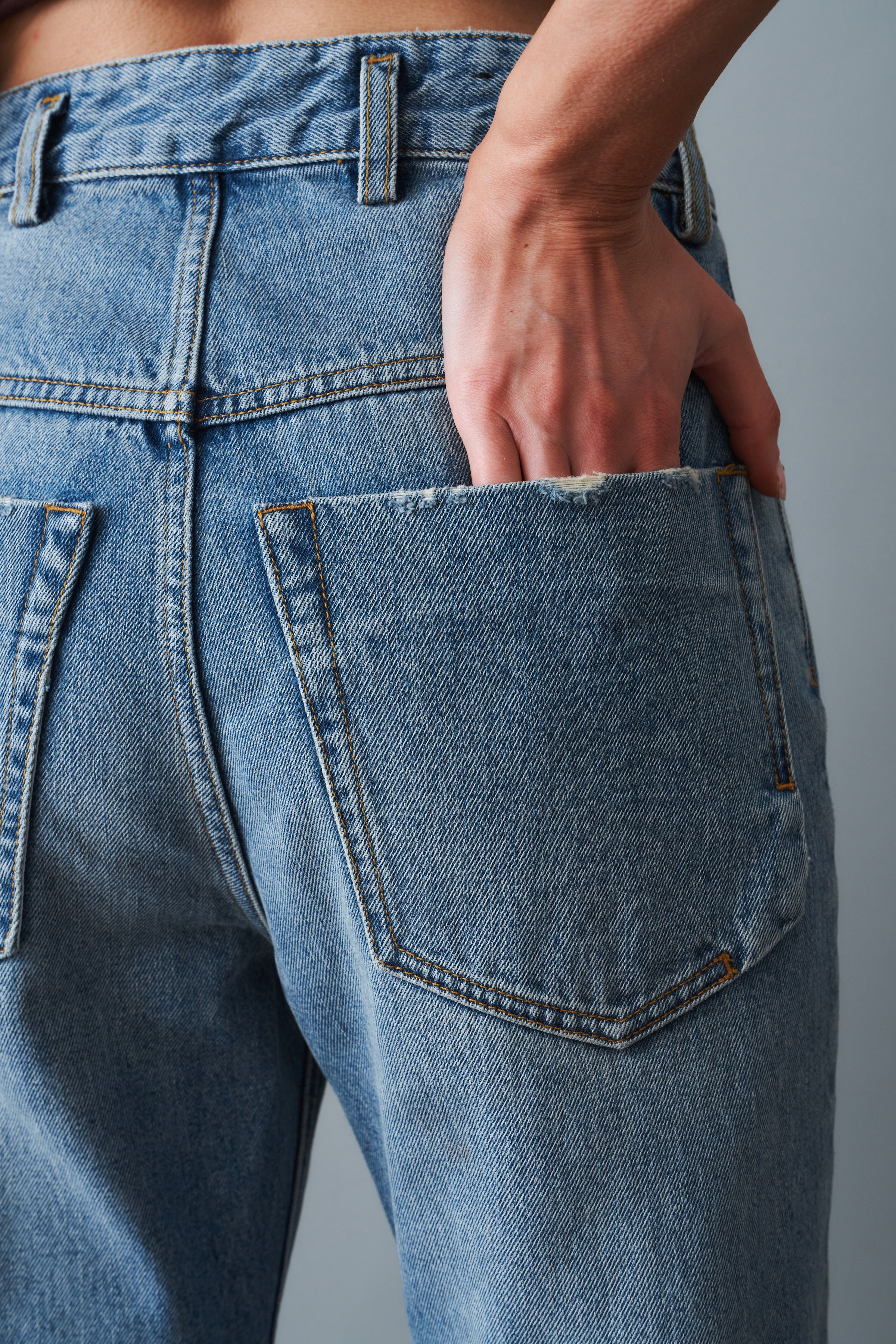 Line Work Cropped Jeans - DÉSORDRE