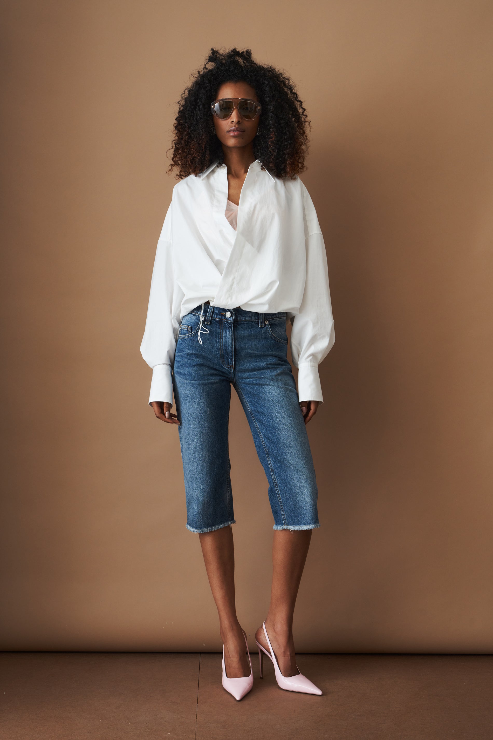 Denim Low Rise Capri Jeans in Blue