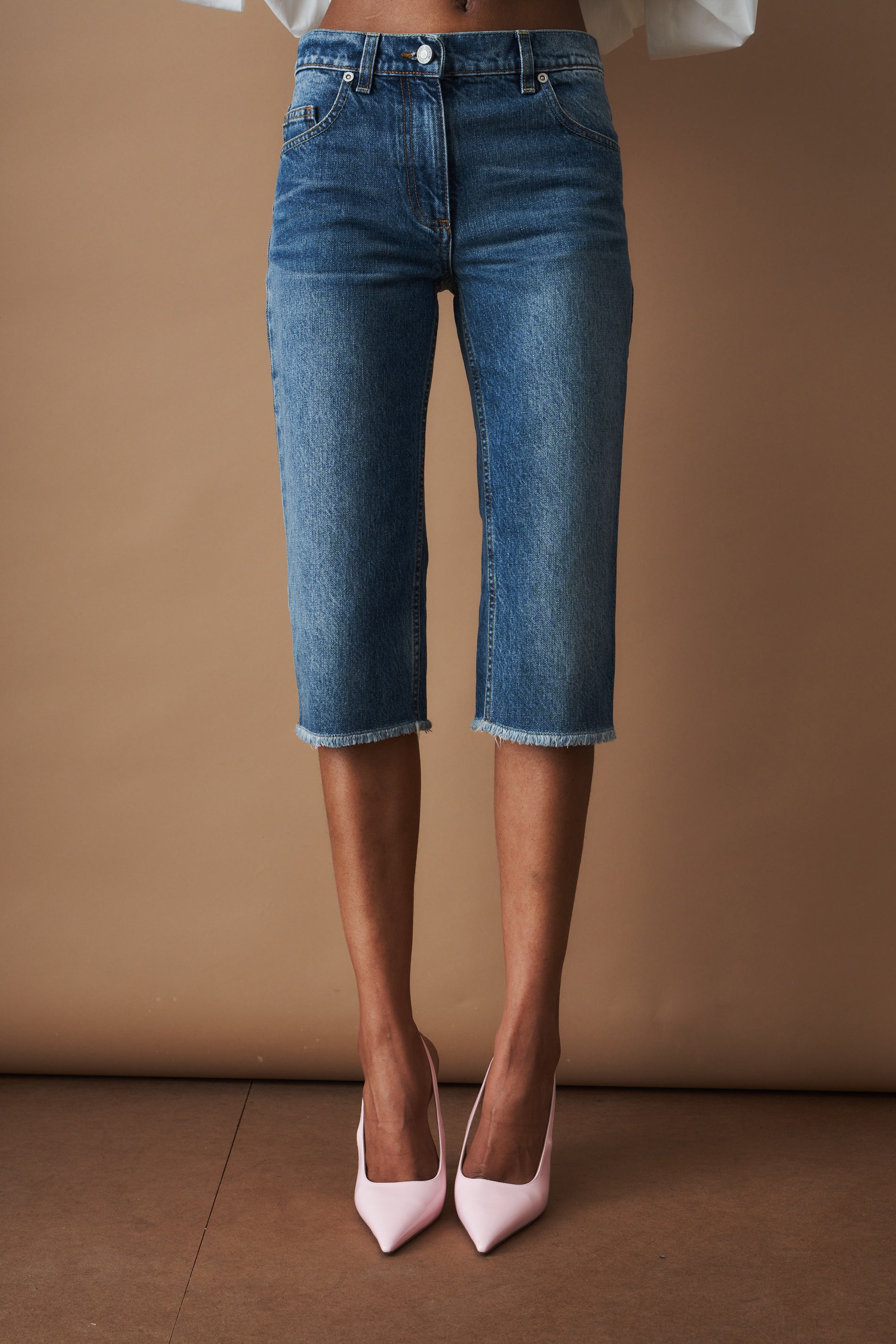 Denim Low Rise Capri Jeans in Blue