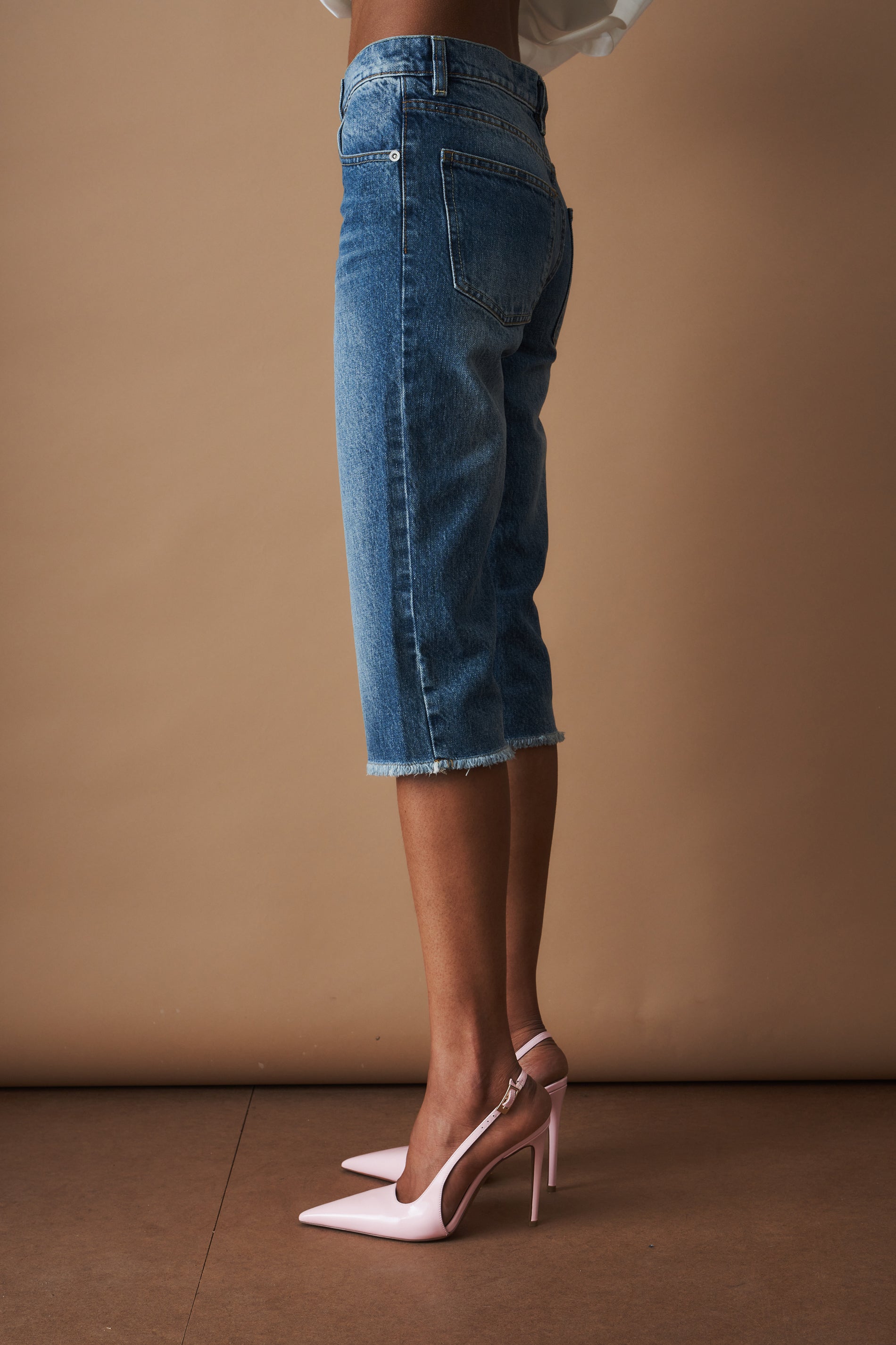 Denim Low Rise Capri Jeans in Blue