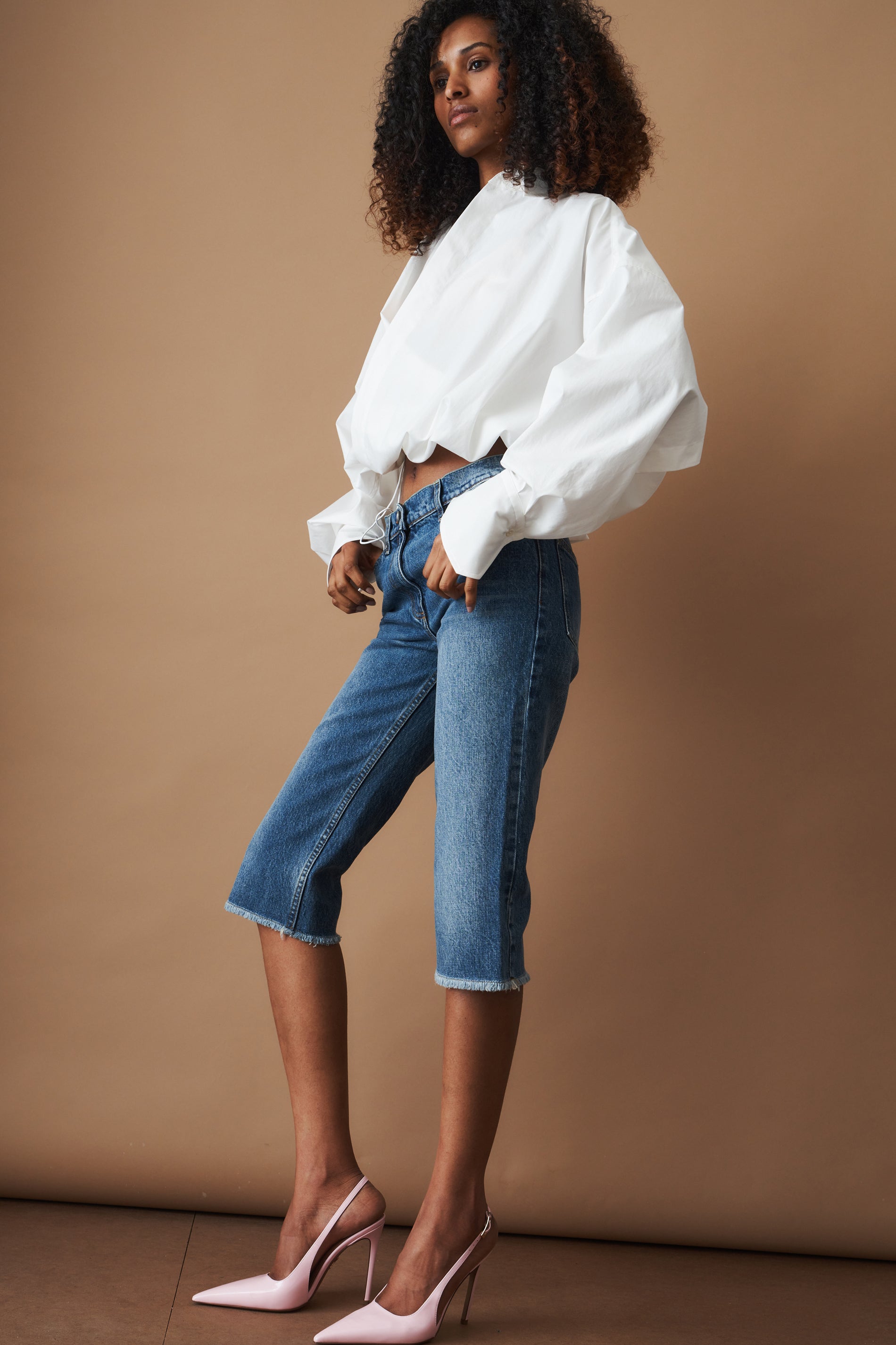 Denim Low Rise Capri Jeans in Blue