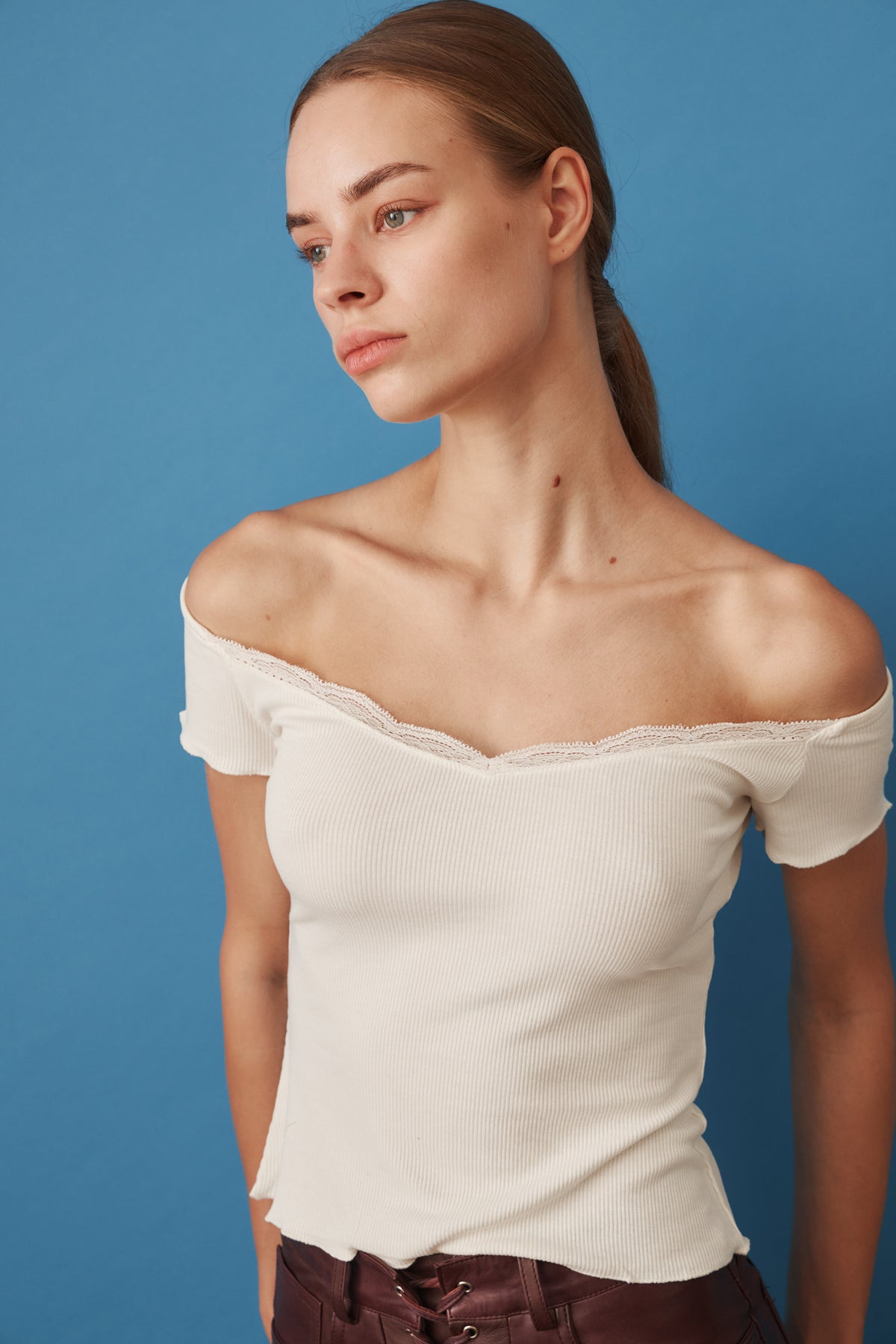 Rib V-Neck Lace Top - DÉSORDRE