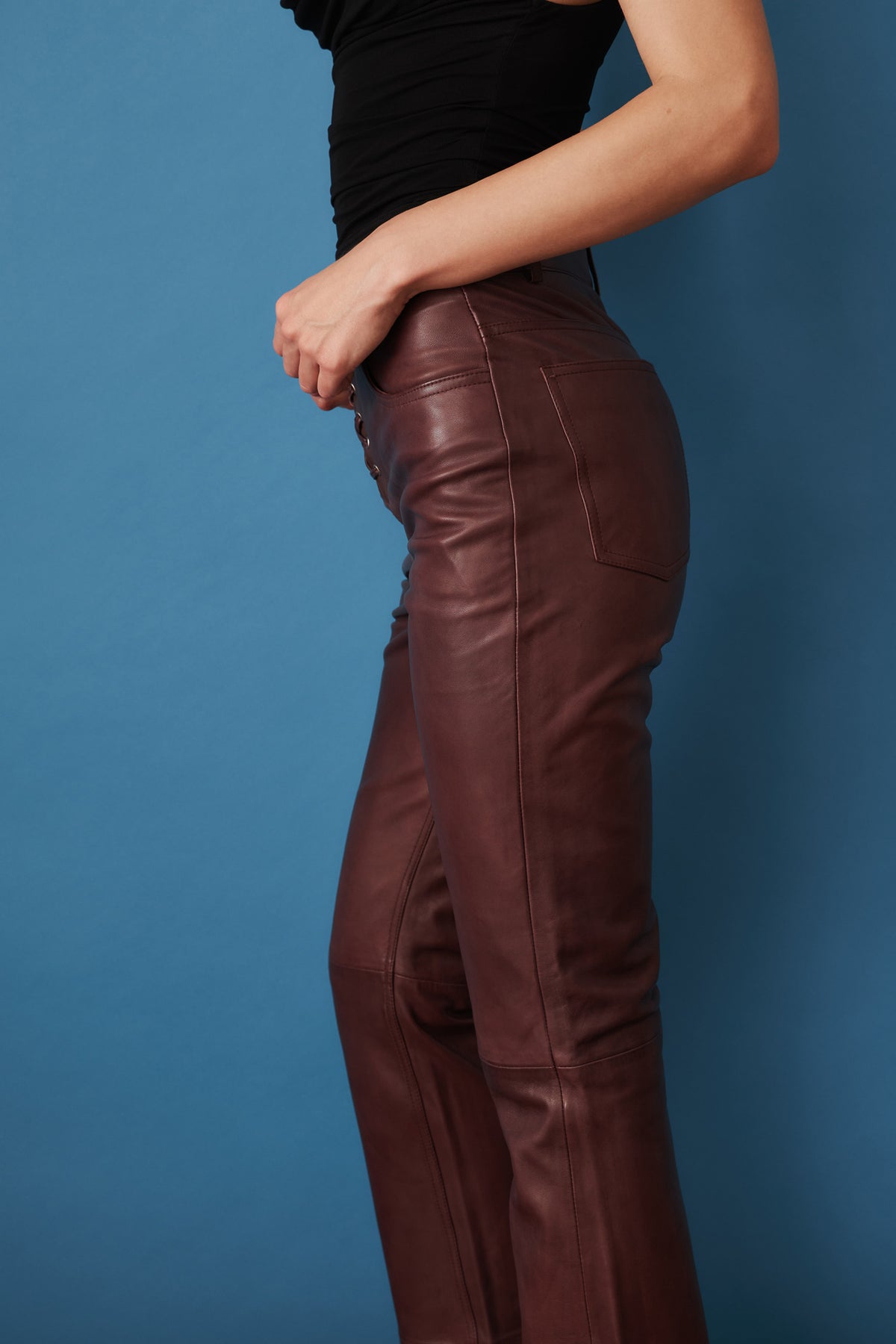 Flared Leather Capri Pants Mahogany - DÉSORDRE