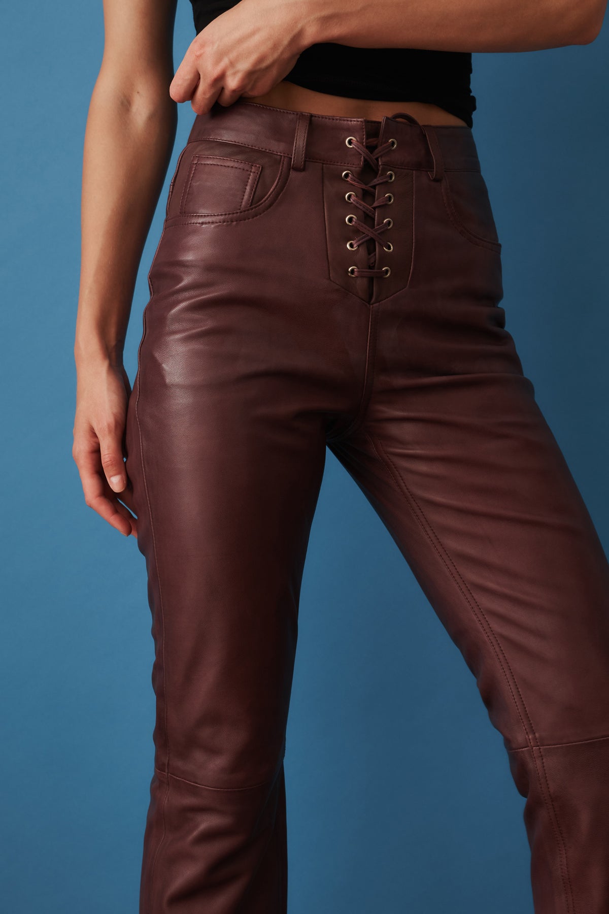 Flared Leather Capri Pants Mahogany - DÉSORDRE