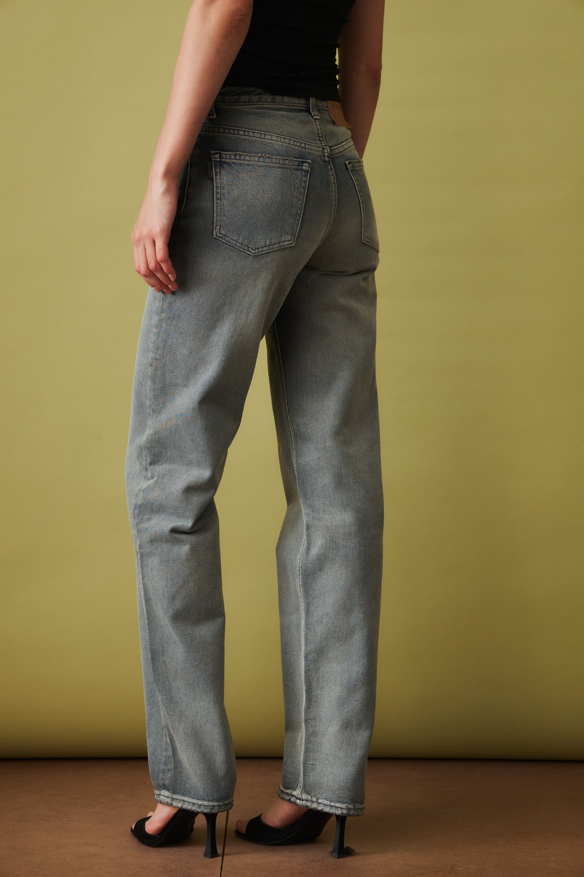 Lisa Smoke Black Jean