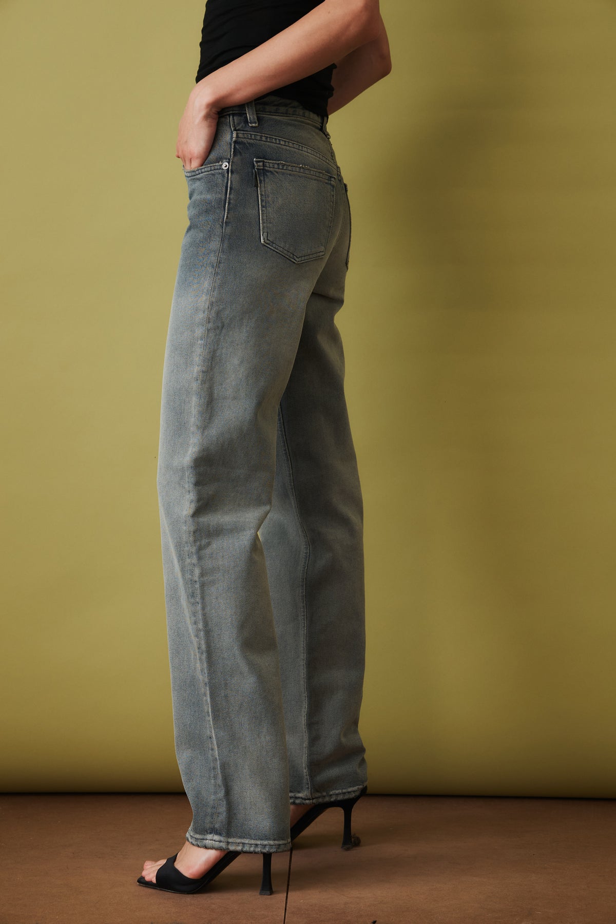 Lisa Smoke Black Jean