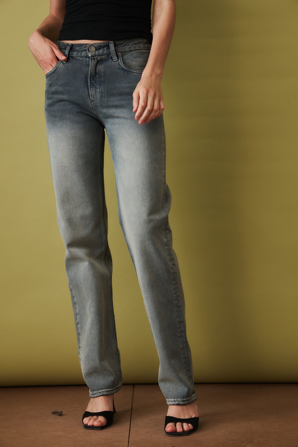 Lisa Smoke Black Jean