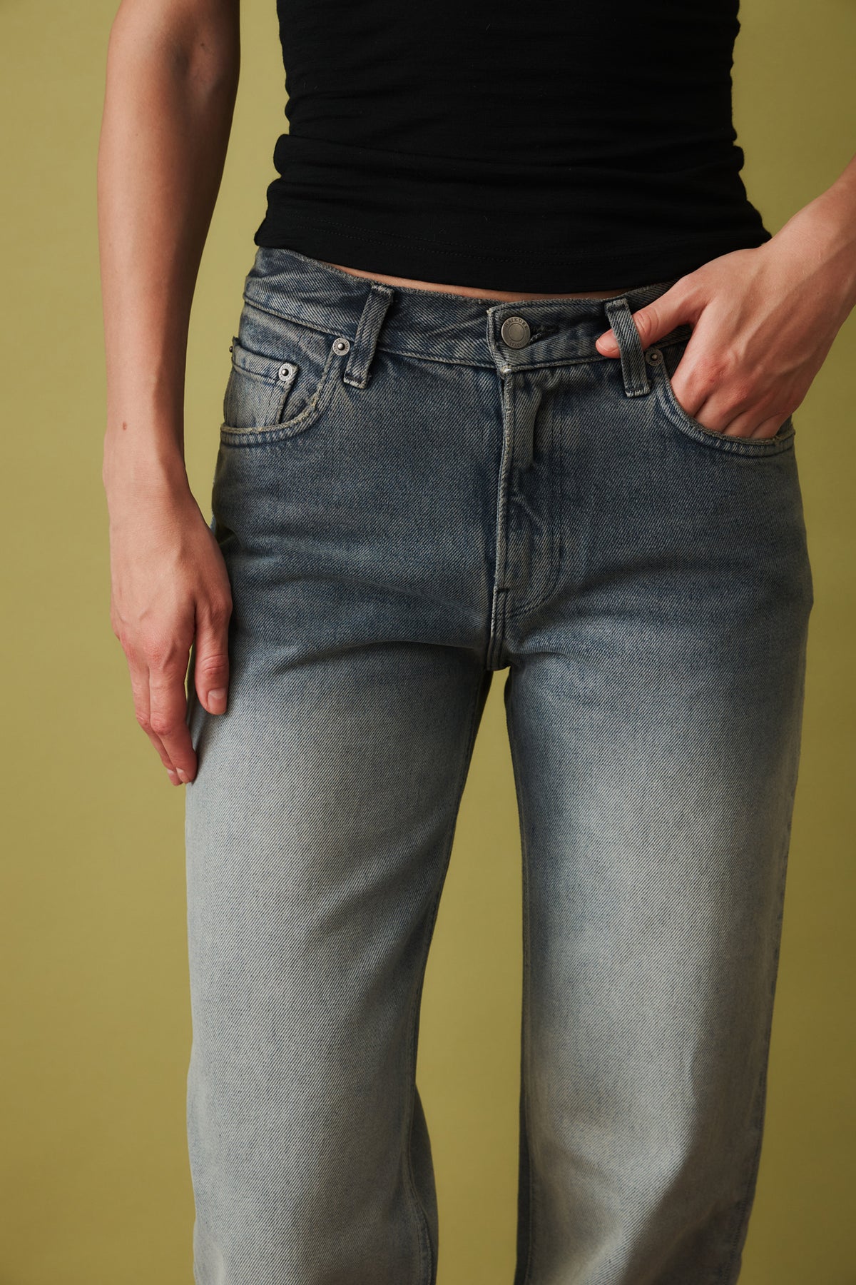 Lisa Smoke Black Jean