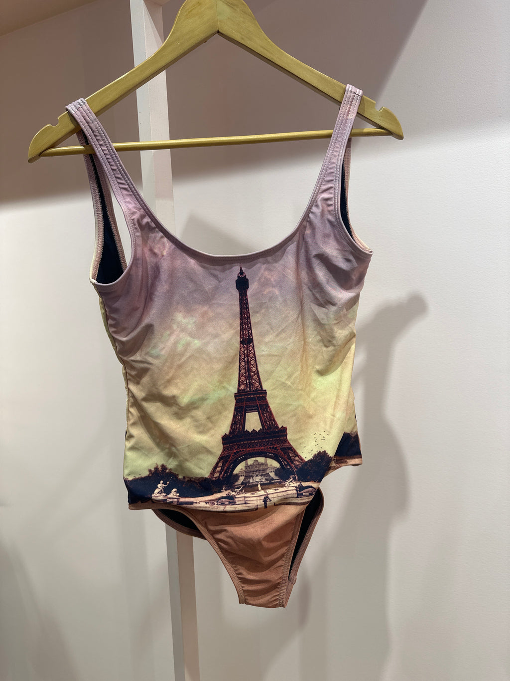 Eiffel Tower One Piece