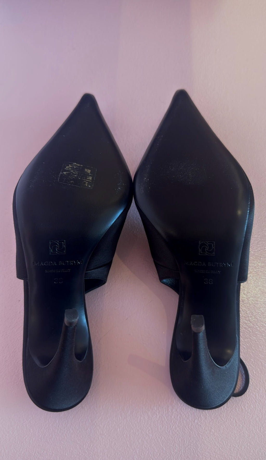 Pearl Slingback Pointed Black Heel