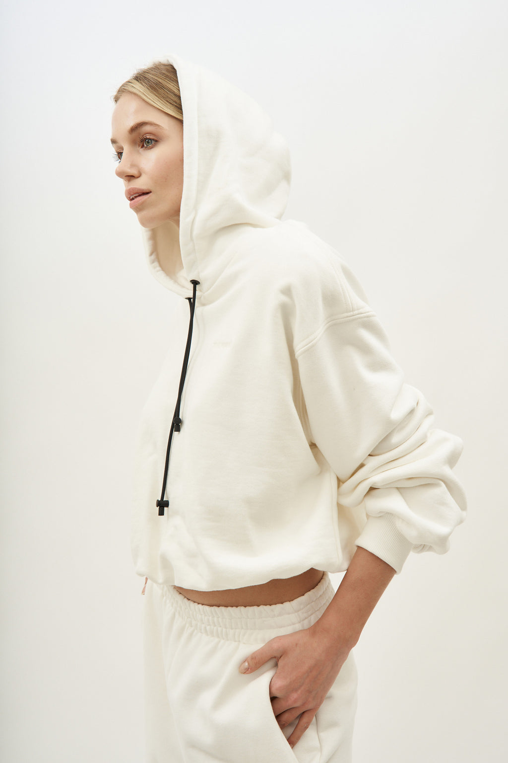 Bushra White Hoodie - Désordre Boutique