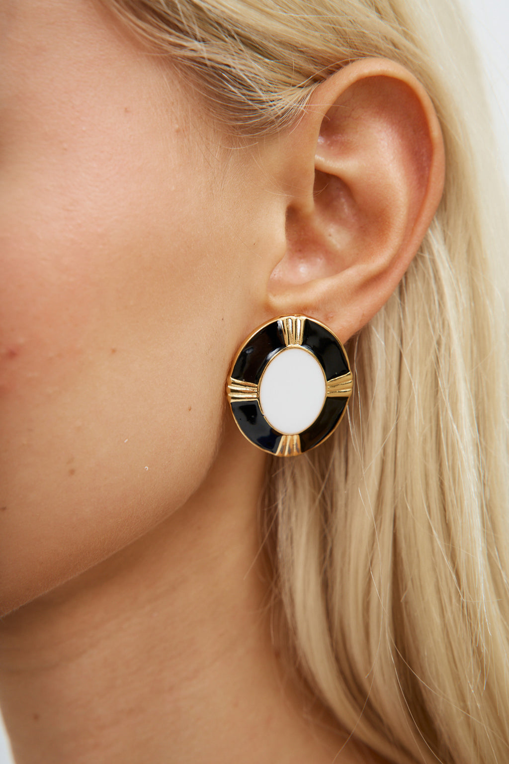 Crest White Earrings - Désordre Boutique