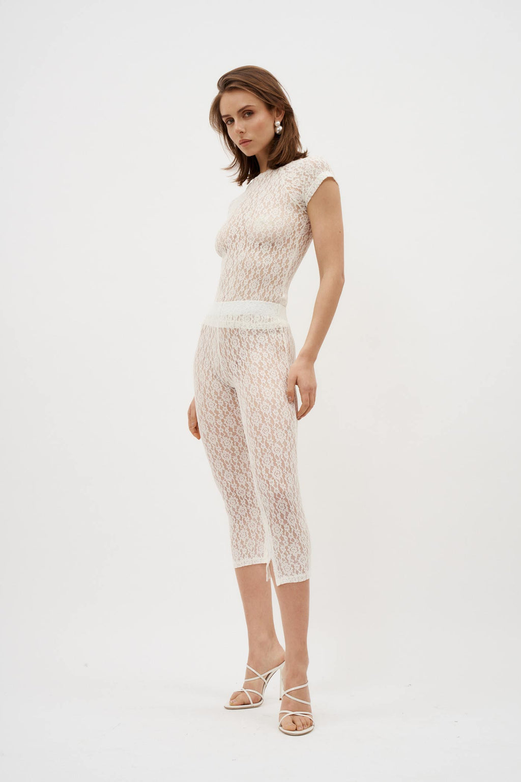 Low Rise Off White Lace Capri - Désordre Boutique