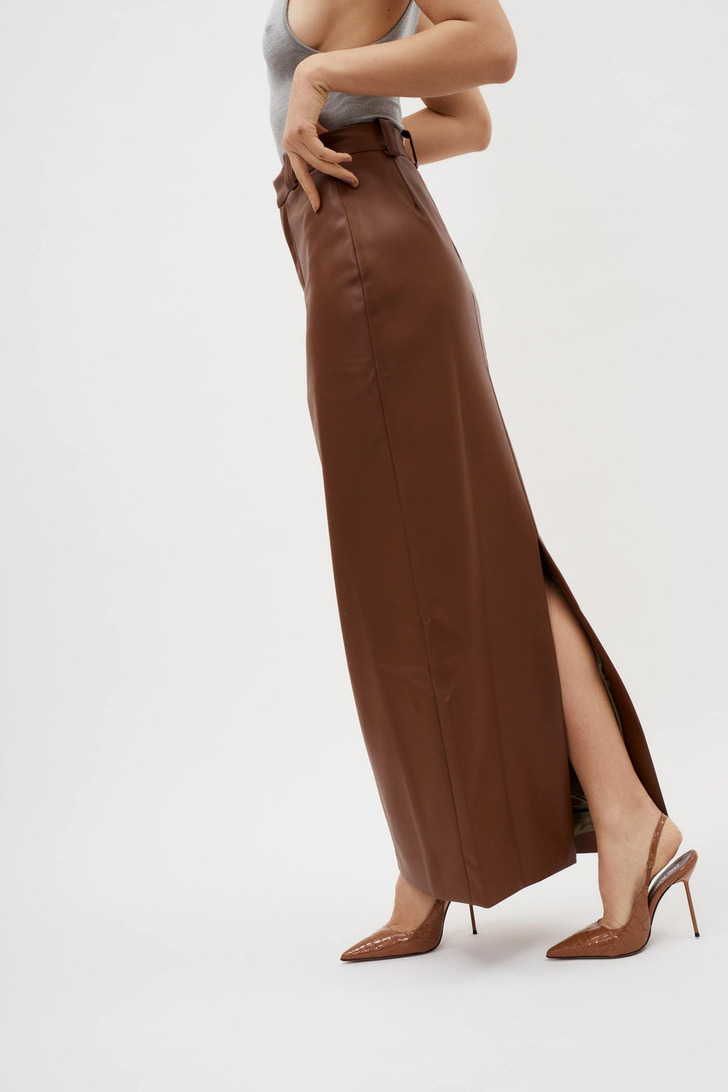 Luna Silhouette Maroon Skirt - Désordre Boutique