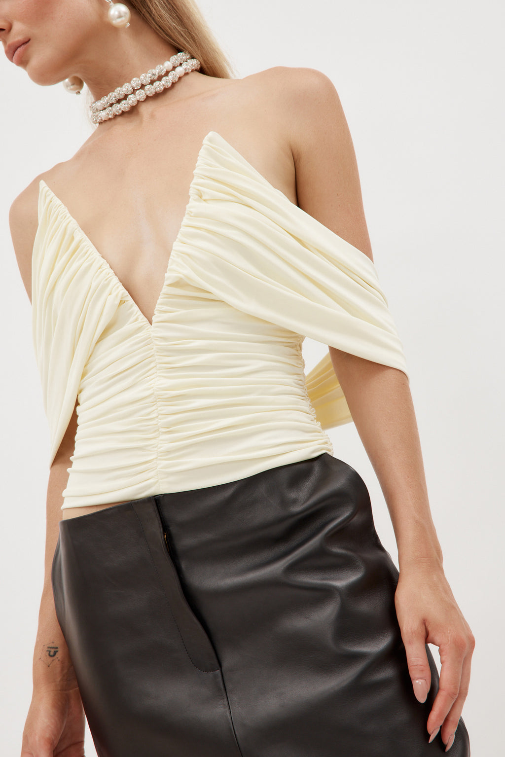 Off Shoulder Ruched Deep V Cream Bustier - Désordre Boutique