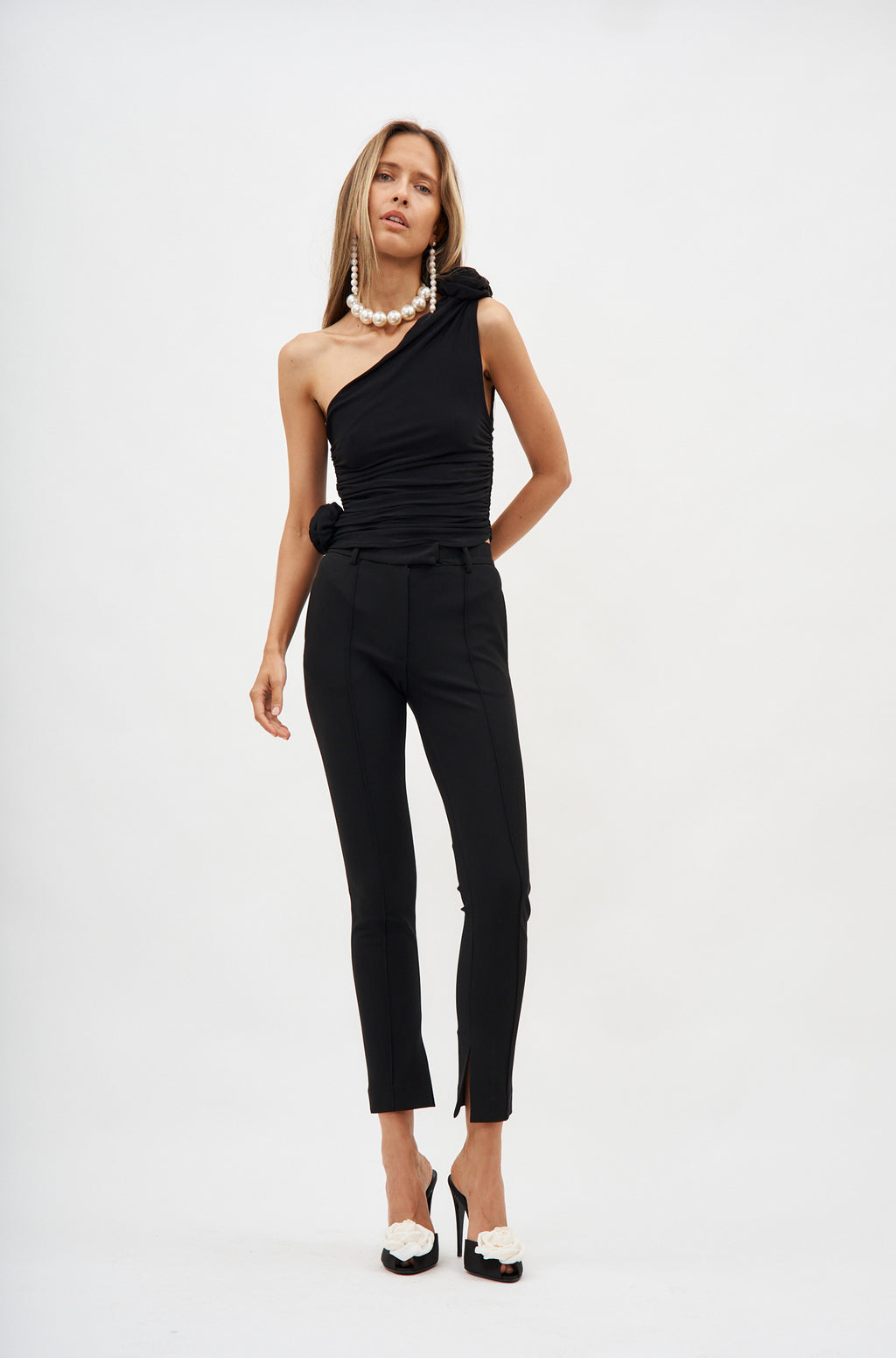 One Shoulder Black T-shirt - Désordre Boutique