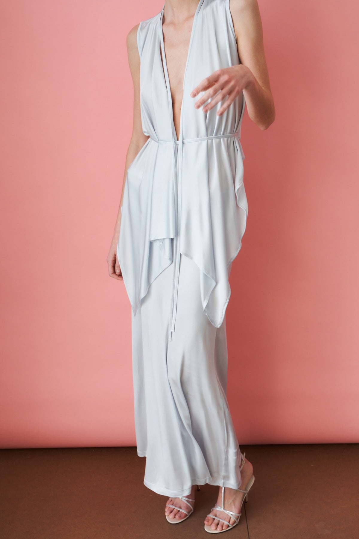 Pera Skirt in ice blue, full look with the Pera top