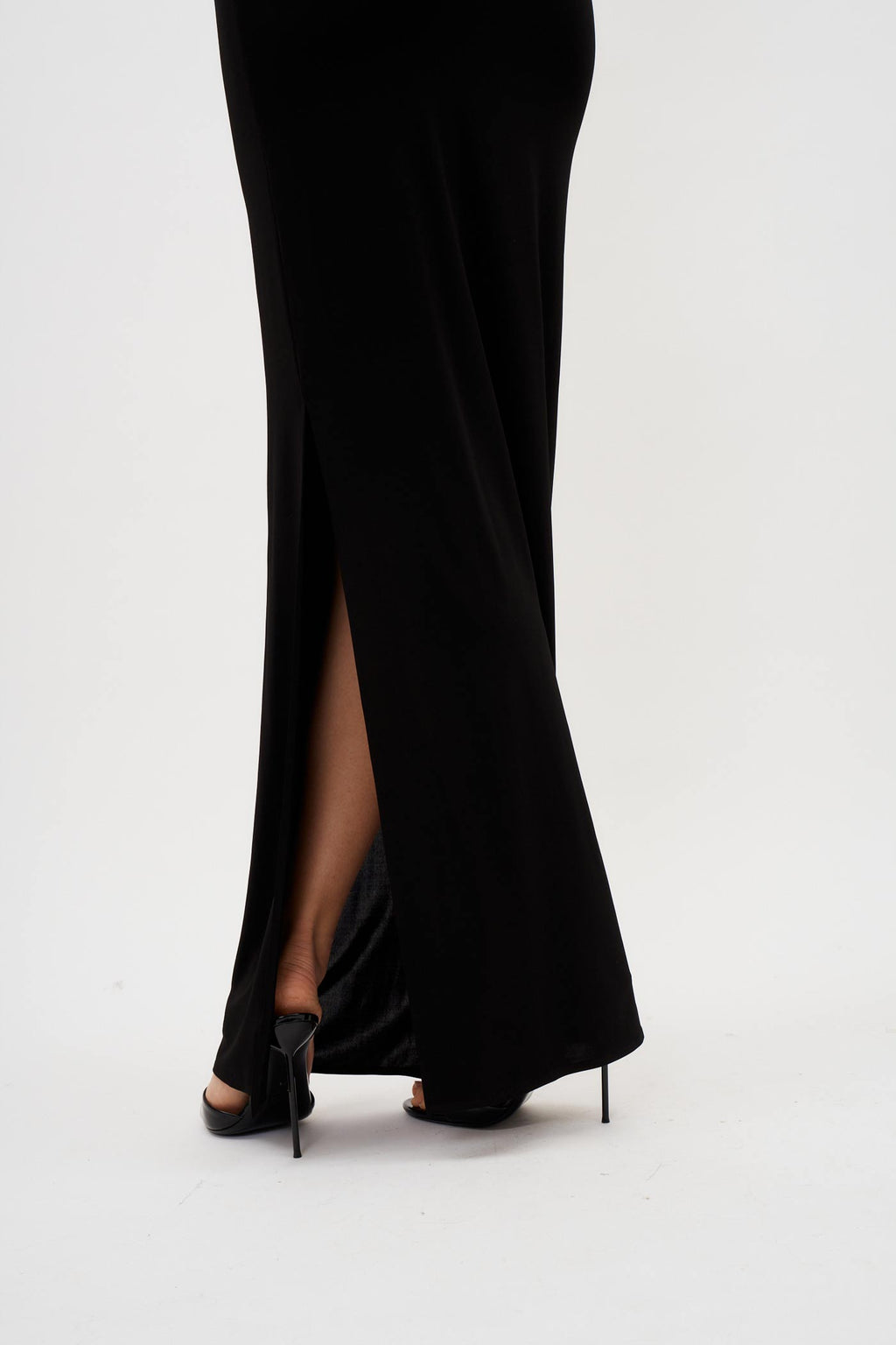 Plunge Halter Black Jersey Gown - Désordre Boutique