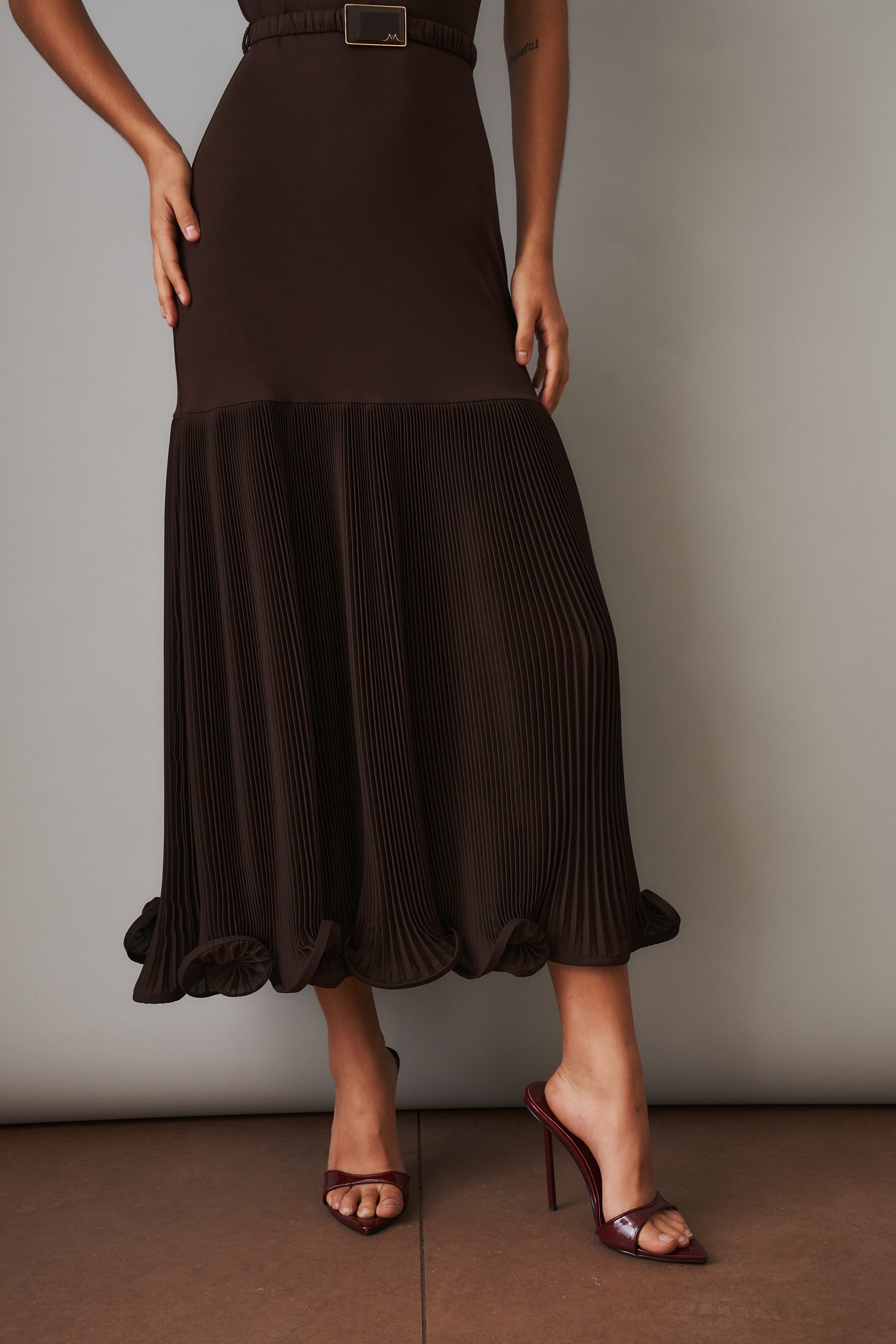 Polo Dress with Pleated Skirt in Brown - DÉSORDRE