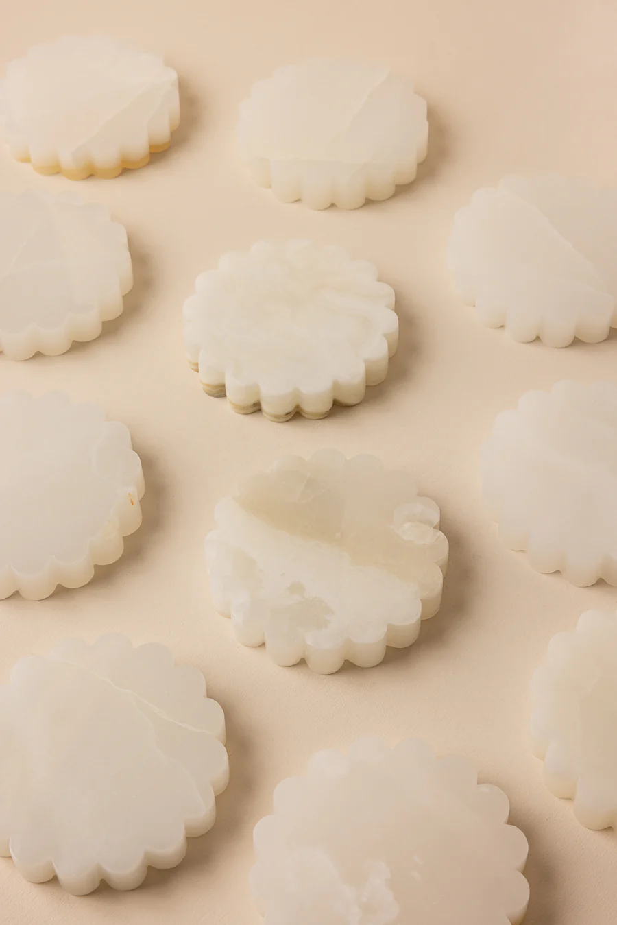 Scallop White Onyx Coaster - Désordre Boutique